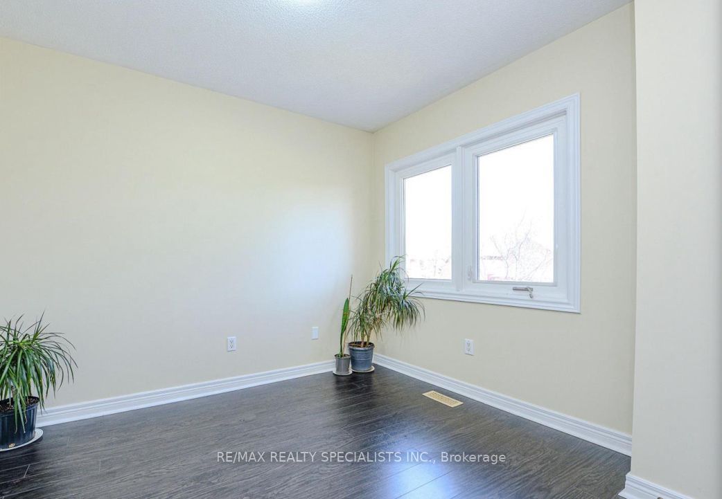 6828 Gracefield Drive Upper Property Photo 17