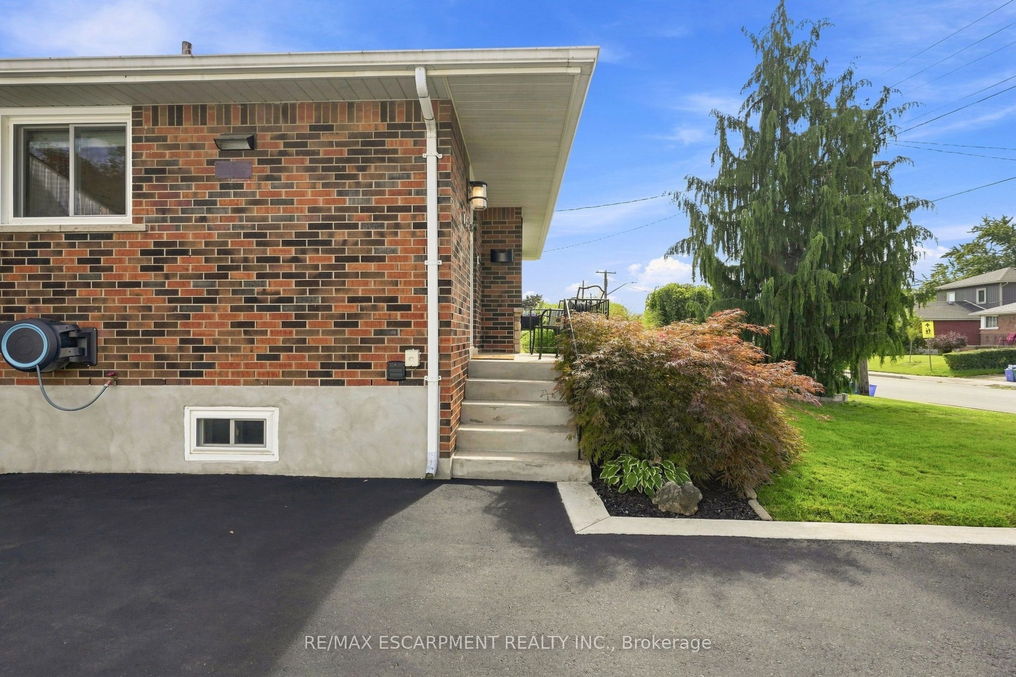 1453 Mountain Grove Avenue Property Photo 4