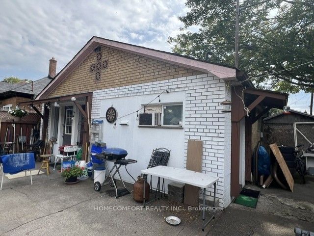 237 Park Lawn Road Property Photo 7