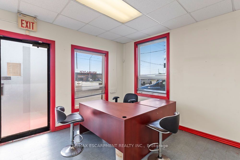57 Steeles Avenue E Property Photo 27