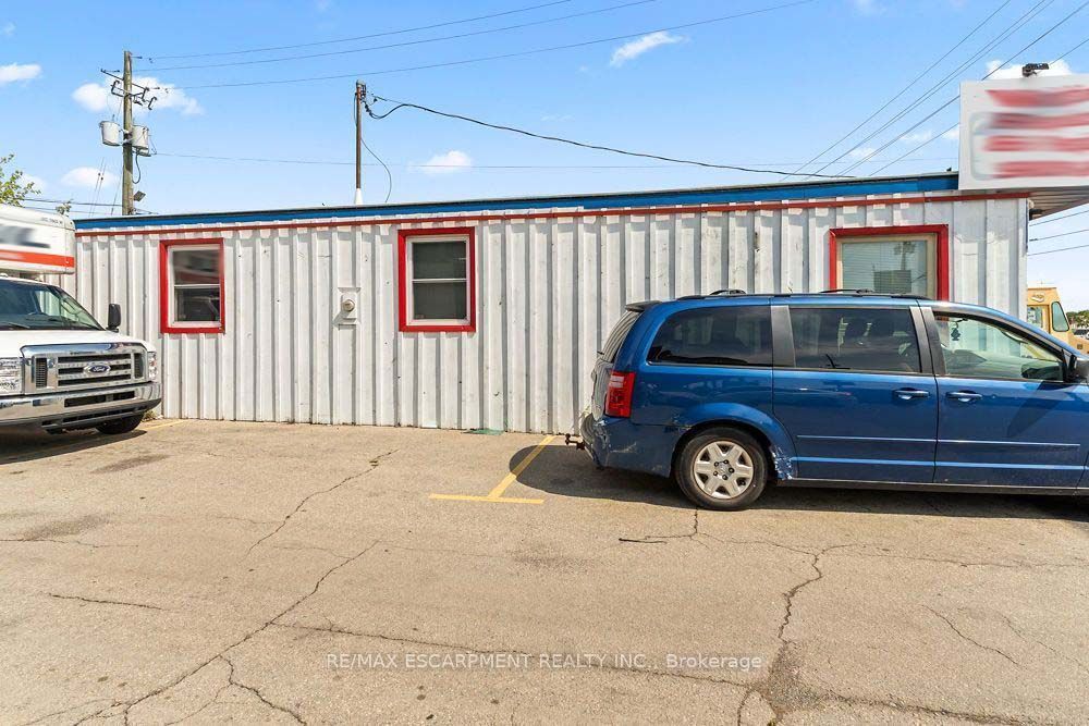 57 Steeles Avenue E Property Photo 28