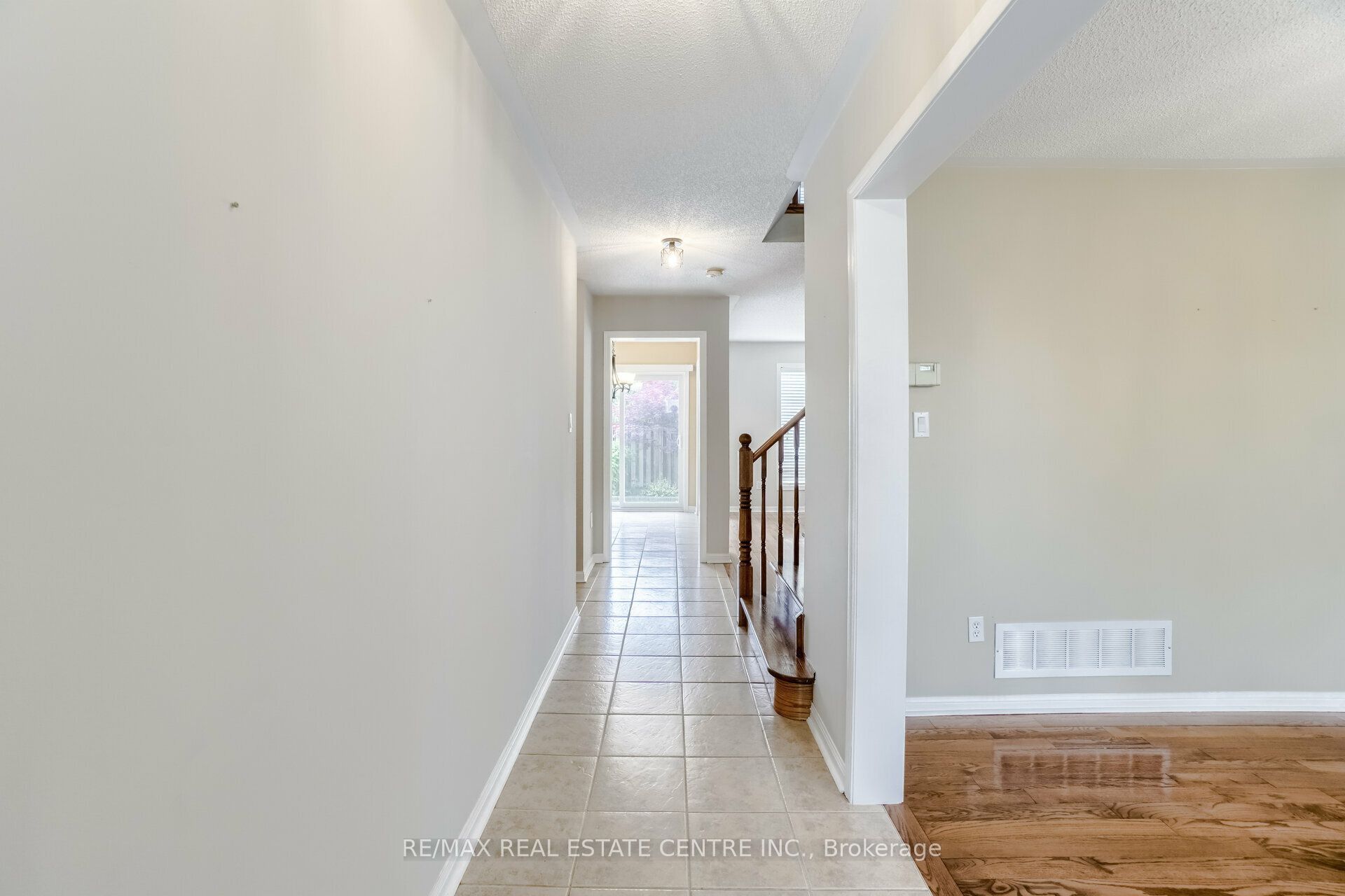 2298 Grand Oak Trail Property Photo 6