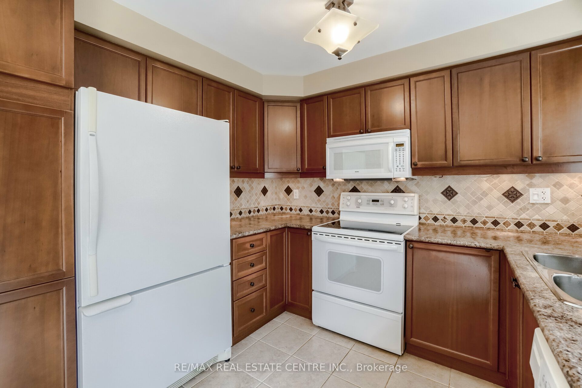 2298 Grand Oak Trail Property Photo 8