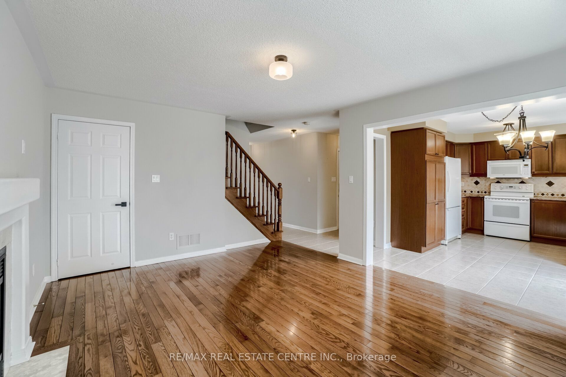 2298 Grand Oak Trail Property Photo 9