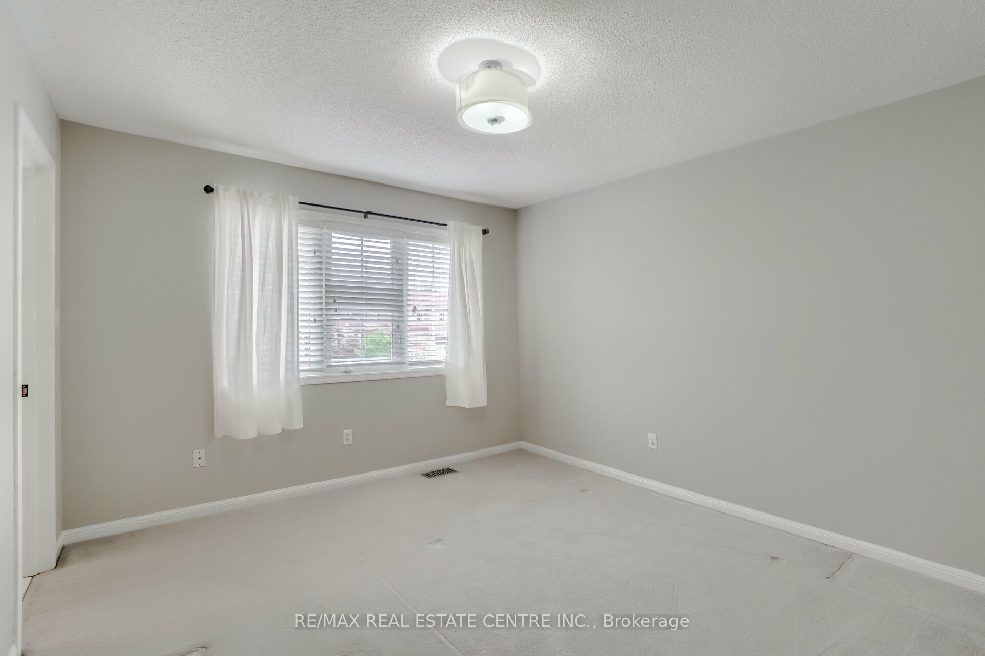 2298 Grand Oak Trail Property Photo 14