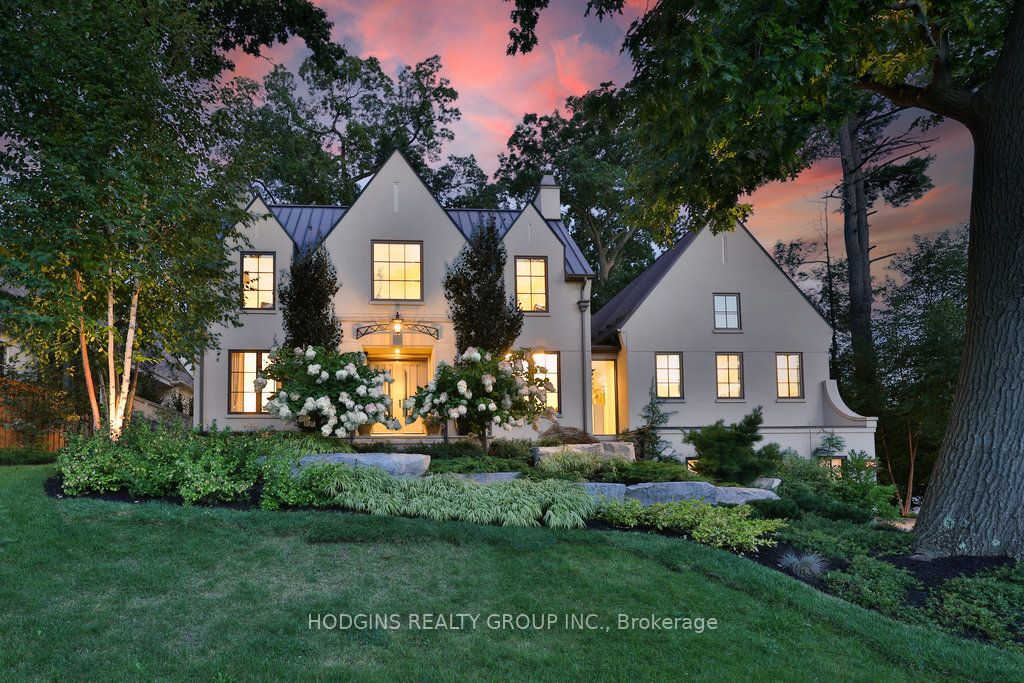 238 Mineola Road W