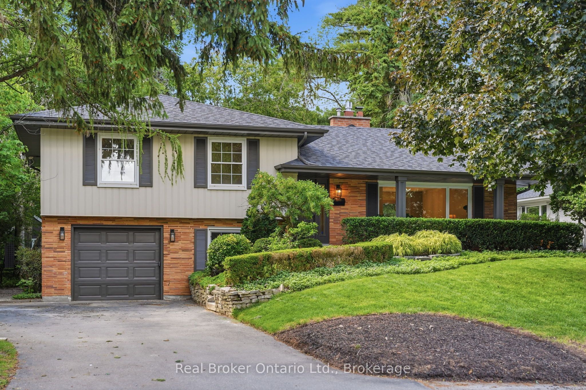 571 Leonard Court Property Photo 1
