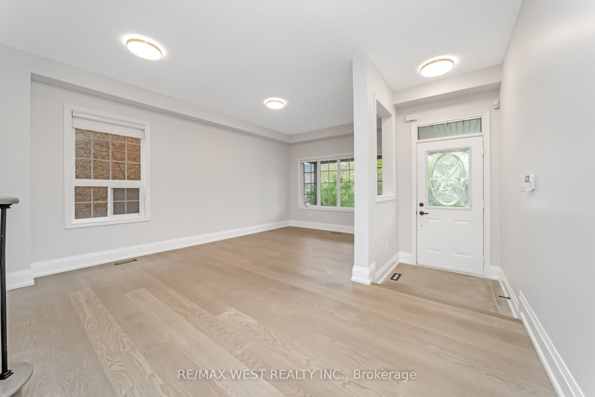 5843 Rainspring Drive Property Photo 6