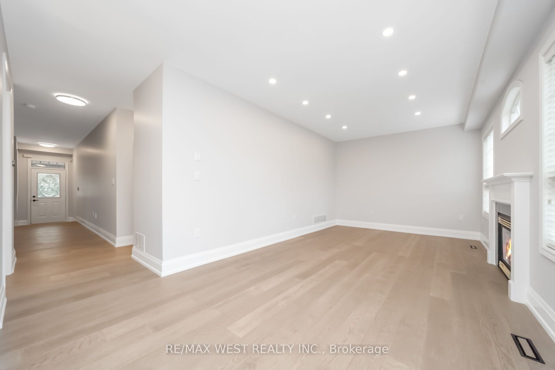 5843 Rainspring Drive Property Photo 16