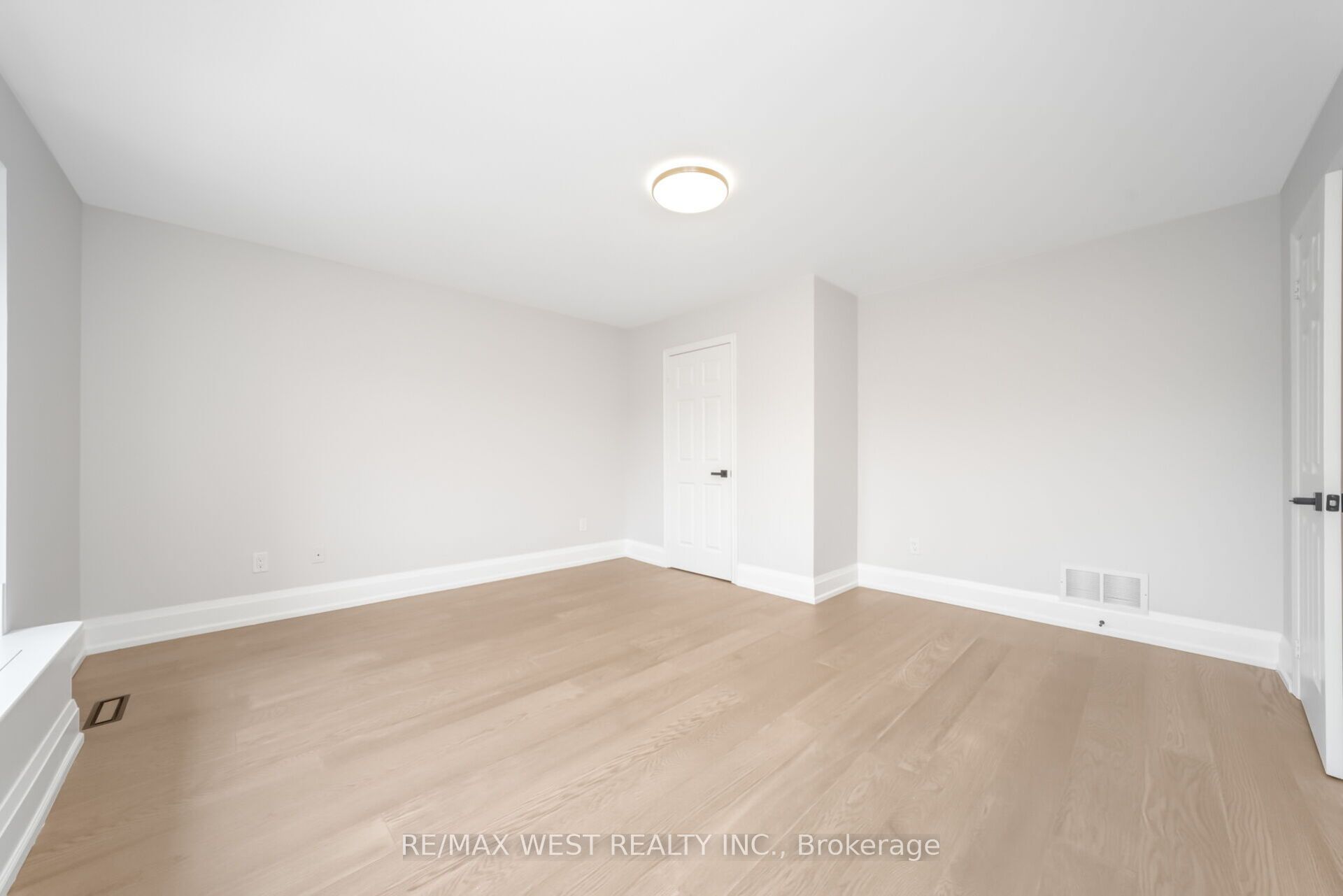 5843 Rainspring Drive Property Photo 32