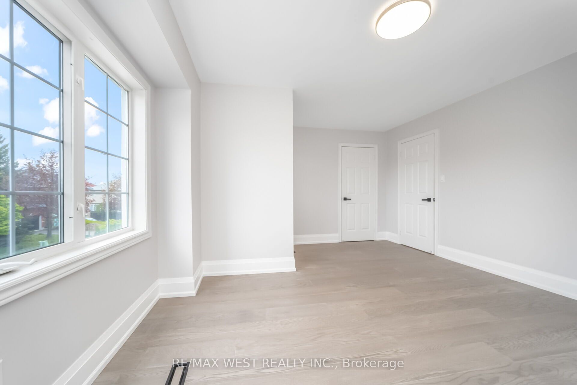 5843 Rainspring Drive Property Photo 34
