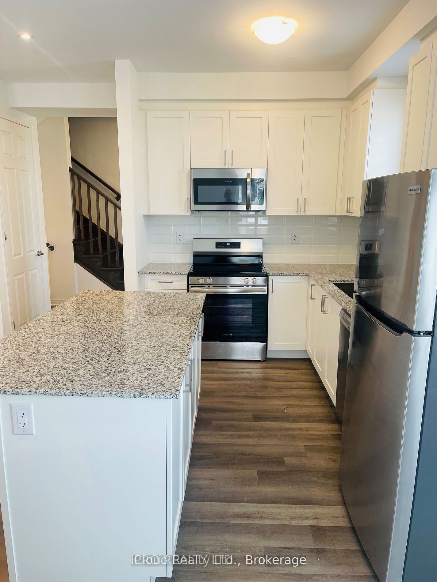1853 Thames Circle Property Photo 6
