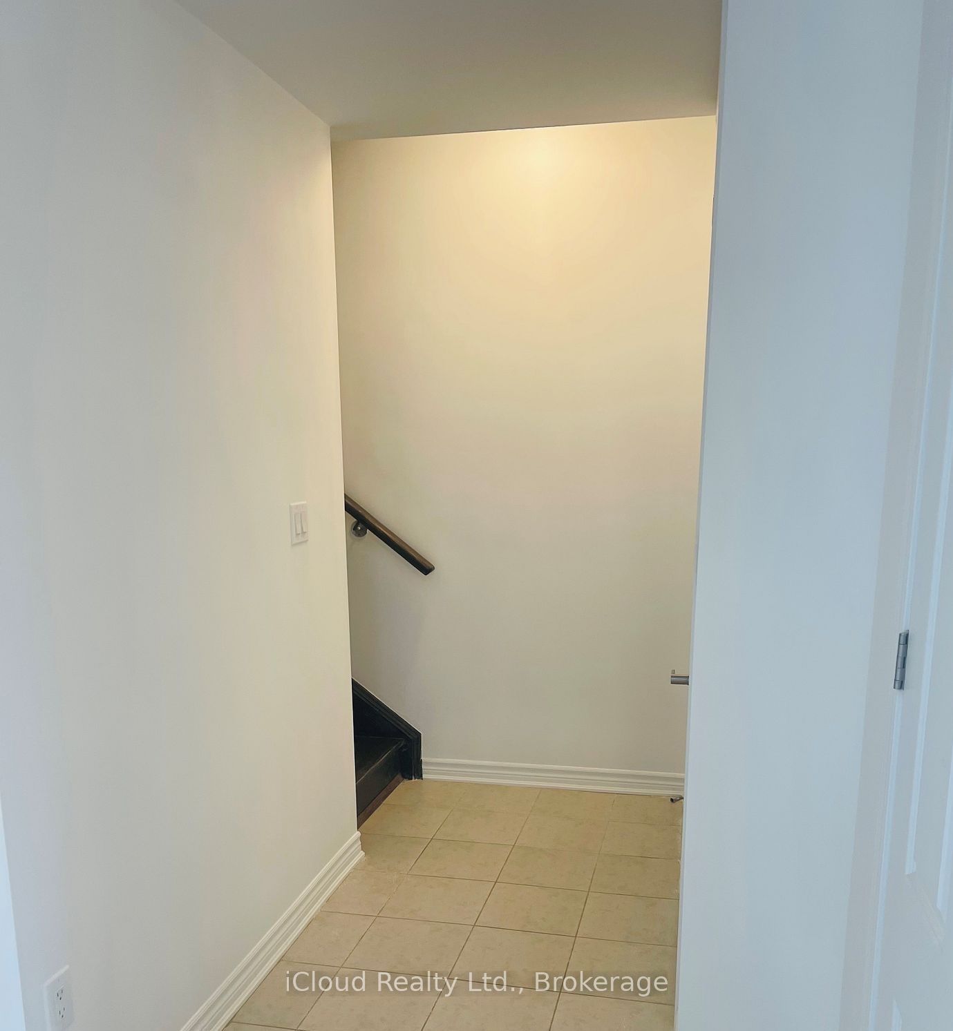 1853 Thames Circle Property Photo 10