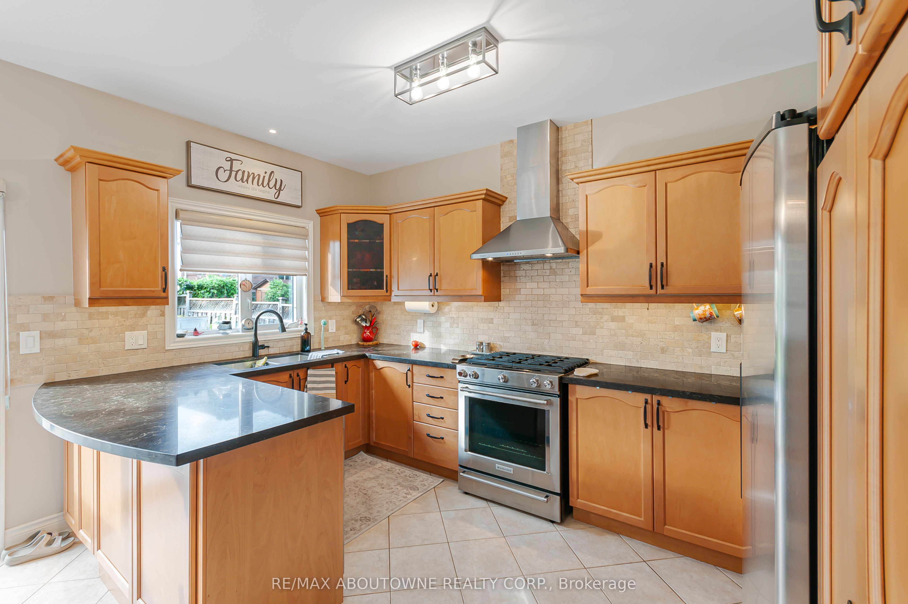 817 Brass Winds Place Property Photo 10