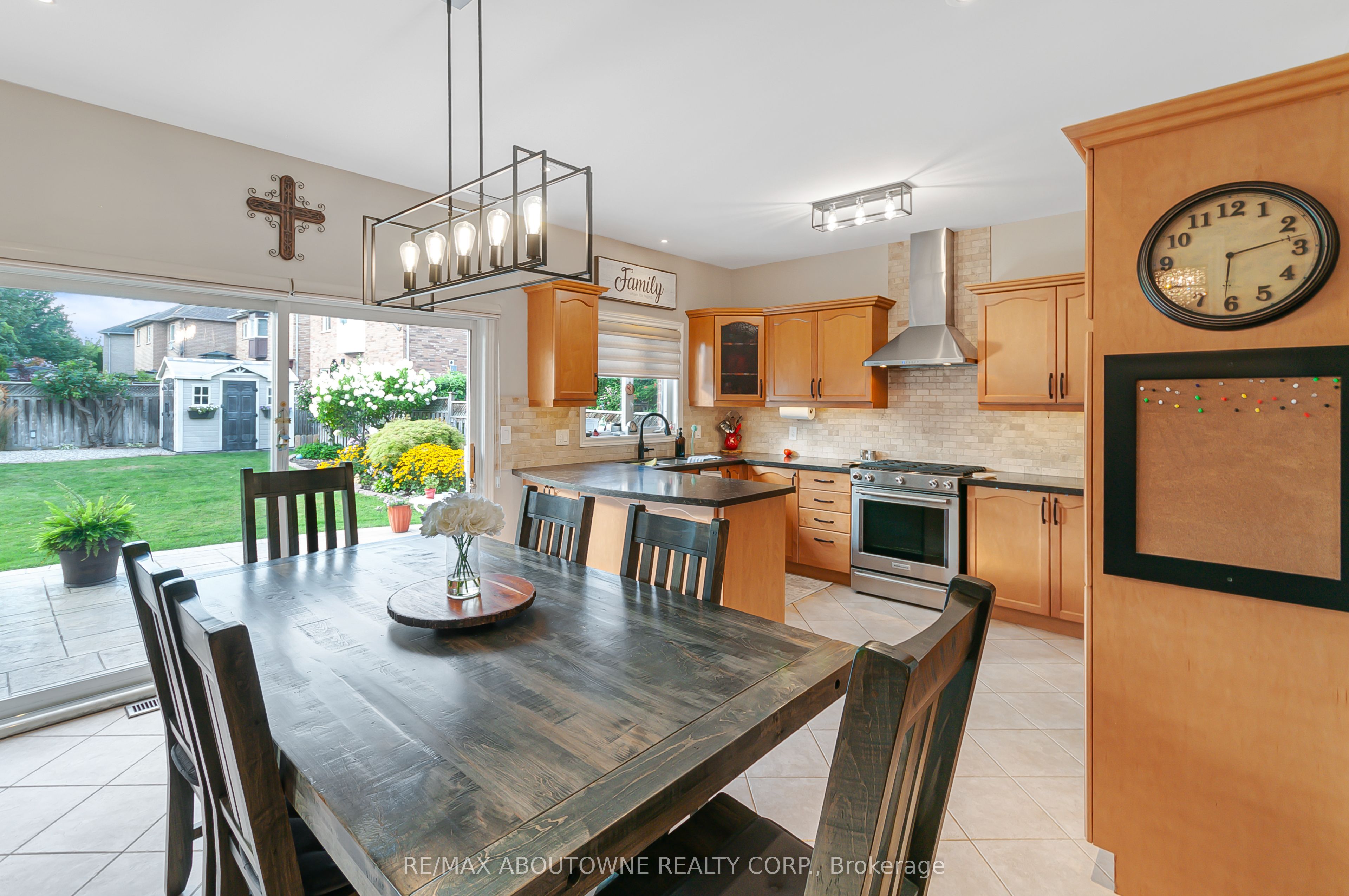 817 Brass Winds Place Property Photo 12