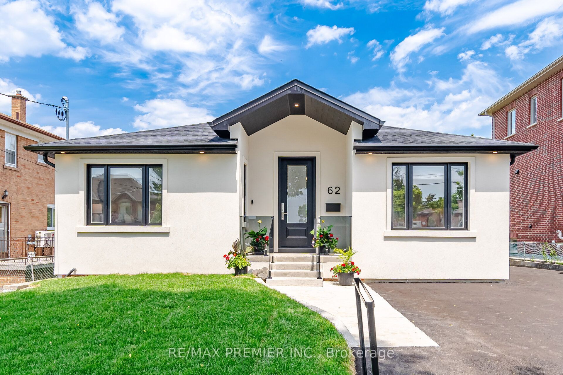 62 Flamborough Drive Main Property Photo 1