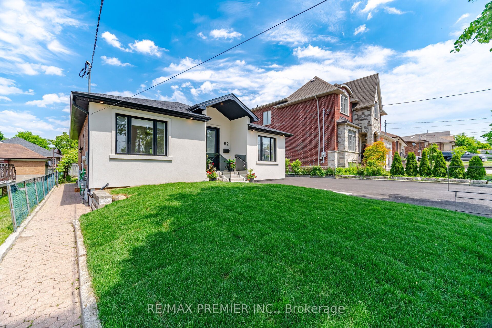 62 Flamborough Drive Main Property Photo 2