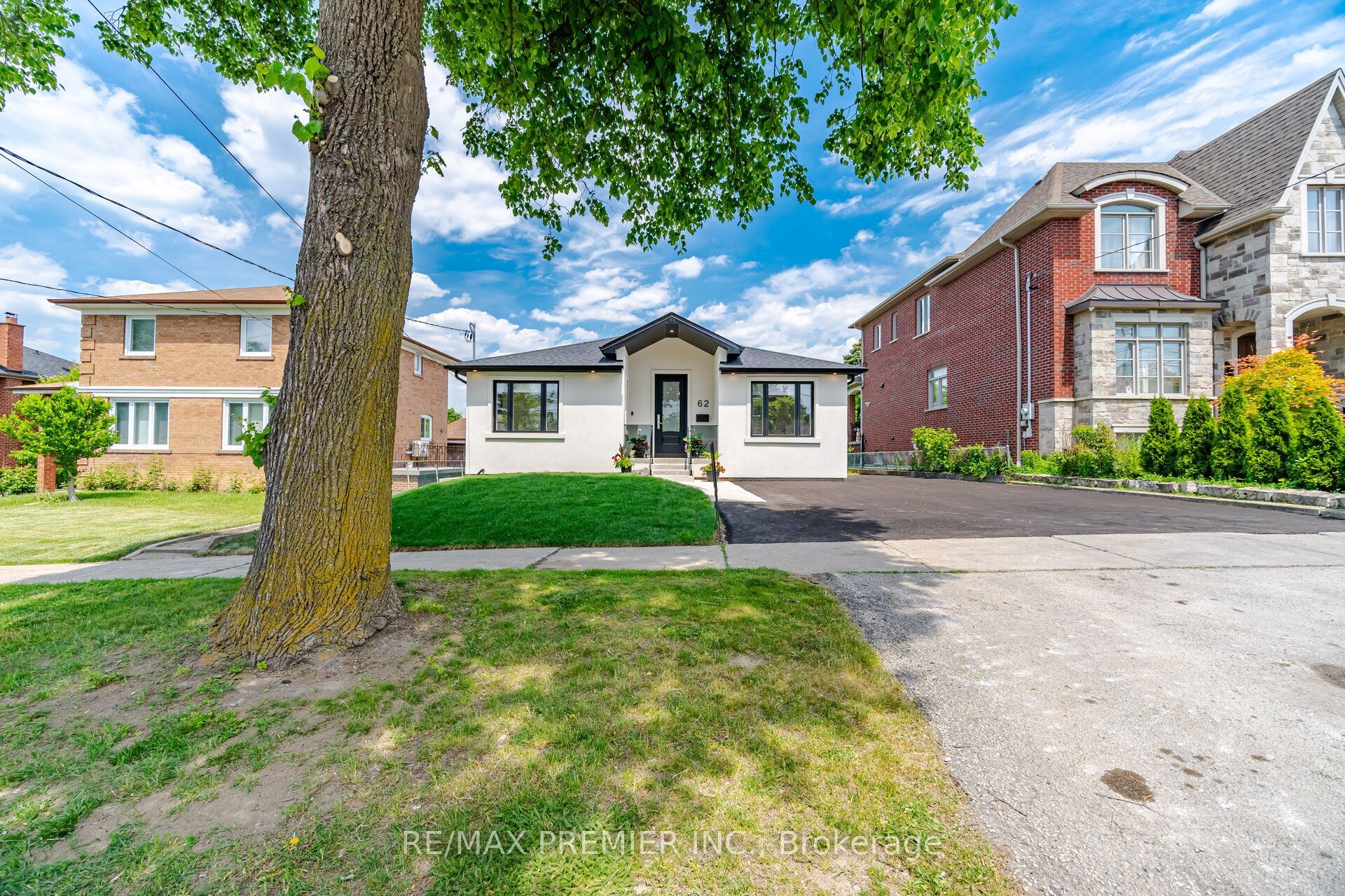 62 Flamborough Drive Main Property Photo 6