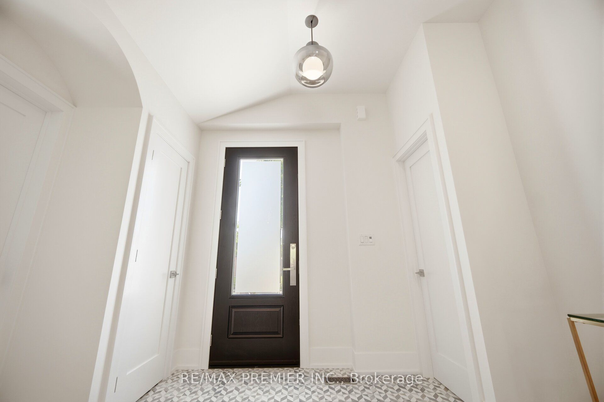 62 Flamborough Drive Main Property Photo 8