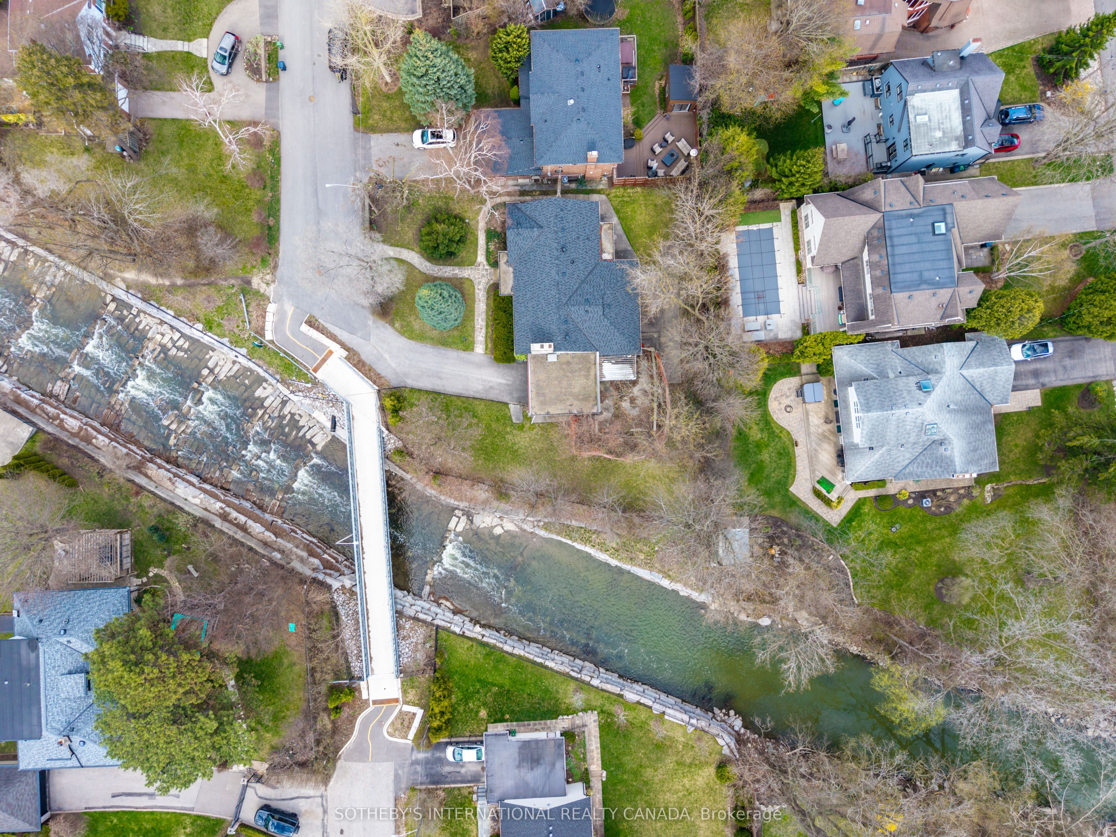55 Van Dusen Boulevard Property Photo 13