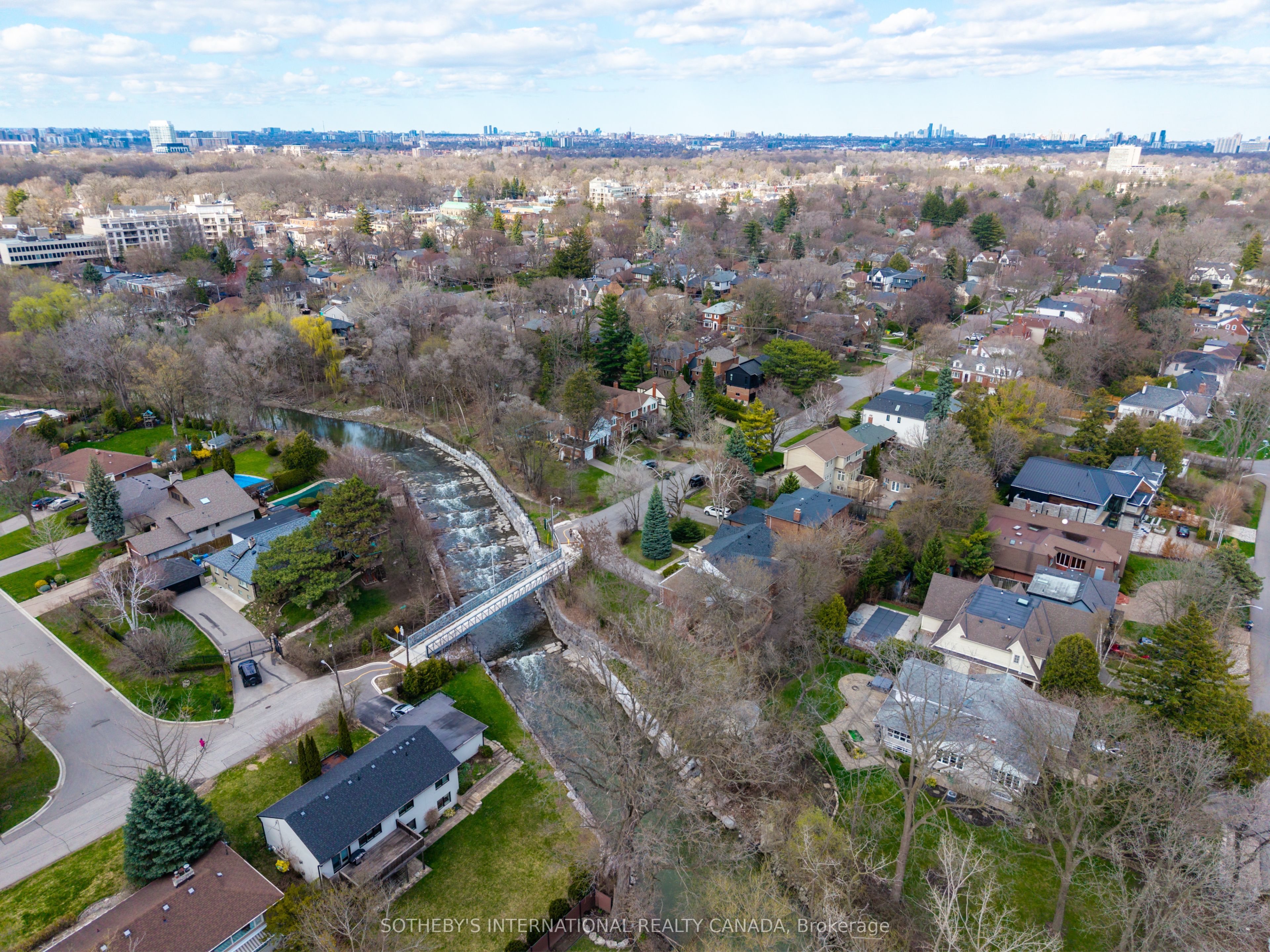 55 Van Dusen Boulevard Property Photo 14