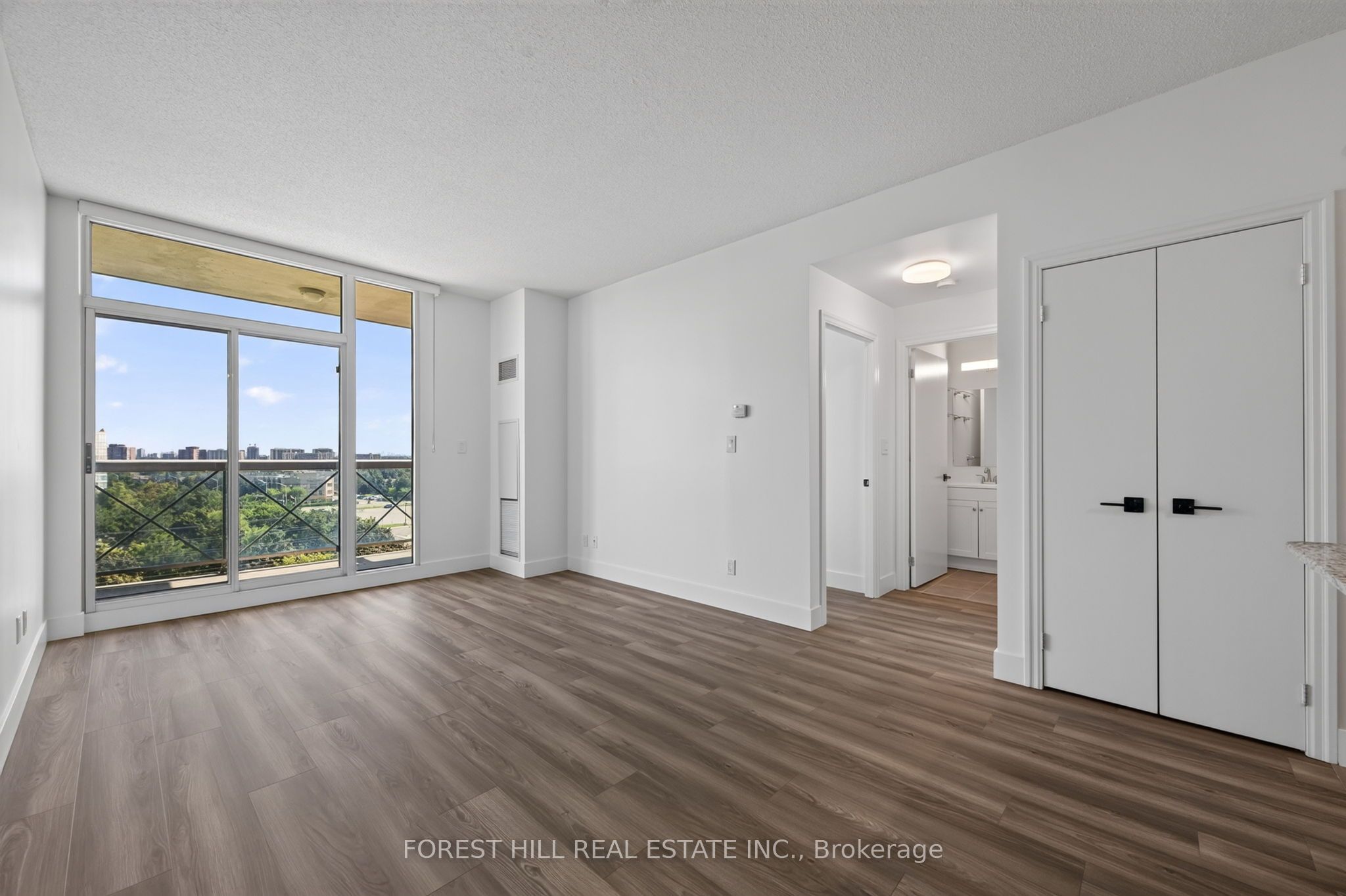 1359 Rathburn Road E 804 Property Photo 1