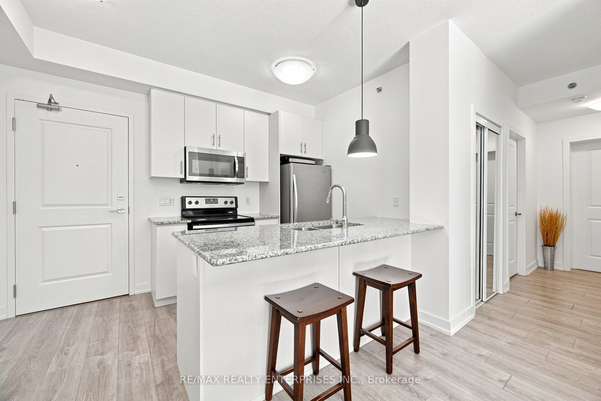 2486 Old Bronte Road 203 Property Photo 1