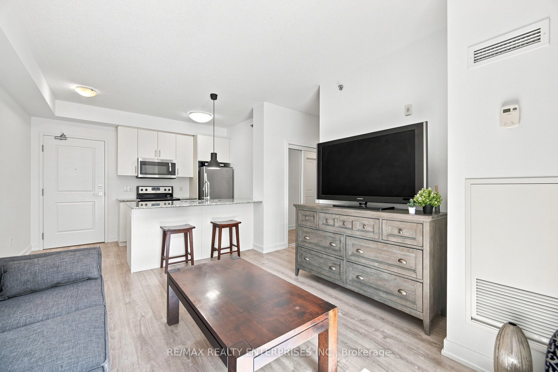2486 Old Bronte Road 203 Property Photo 6
