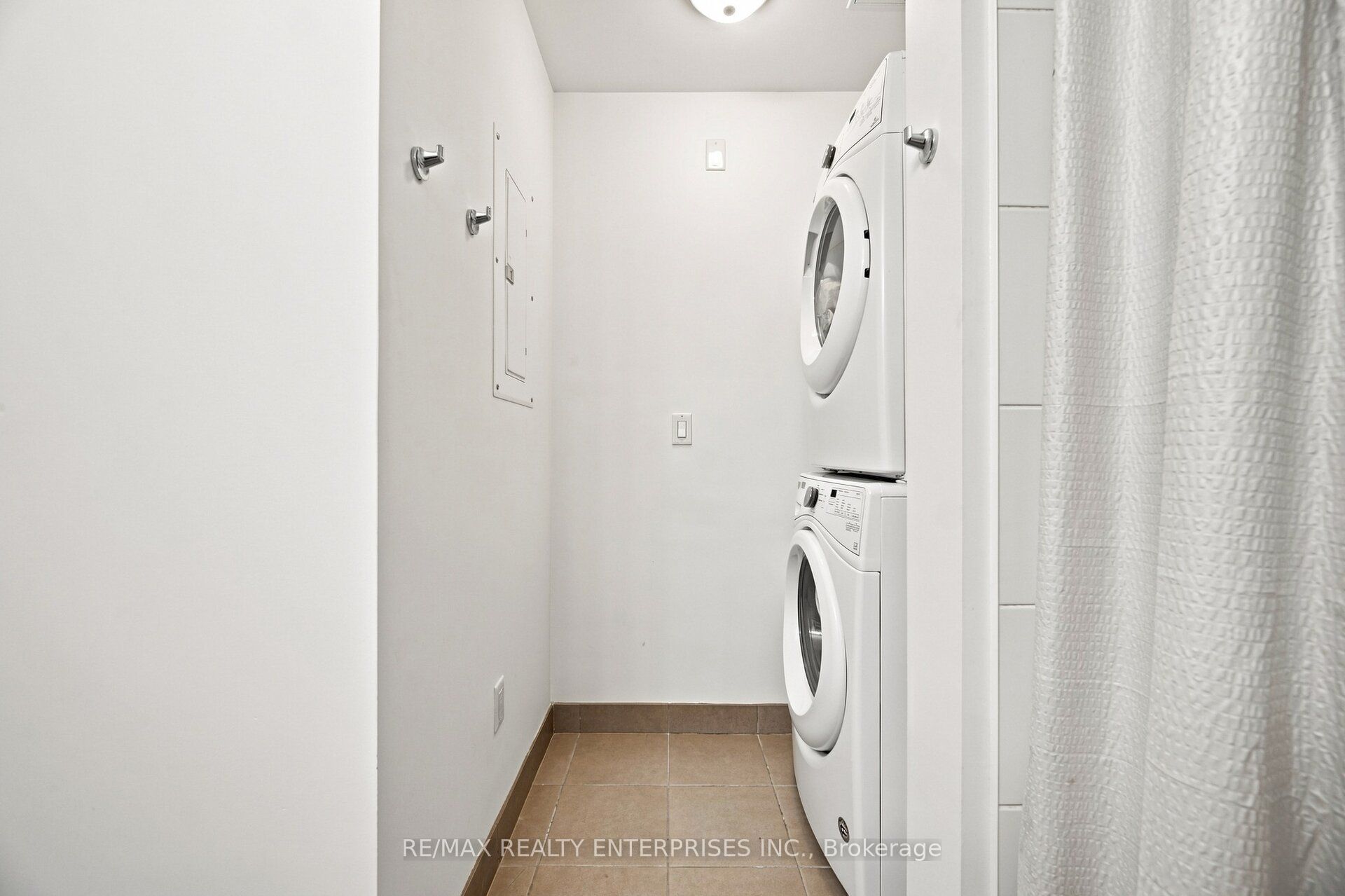 2486 Old Bronte Road 203 Property Photo 12