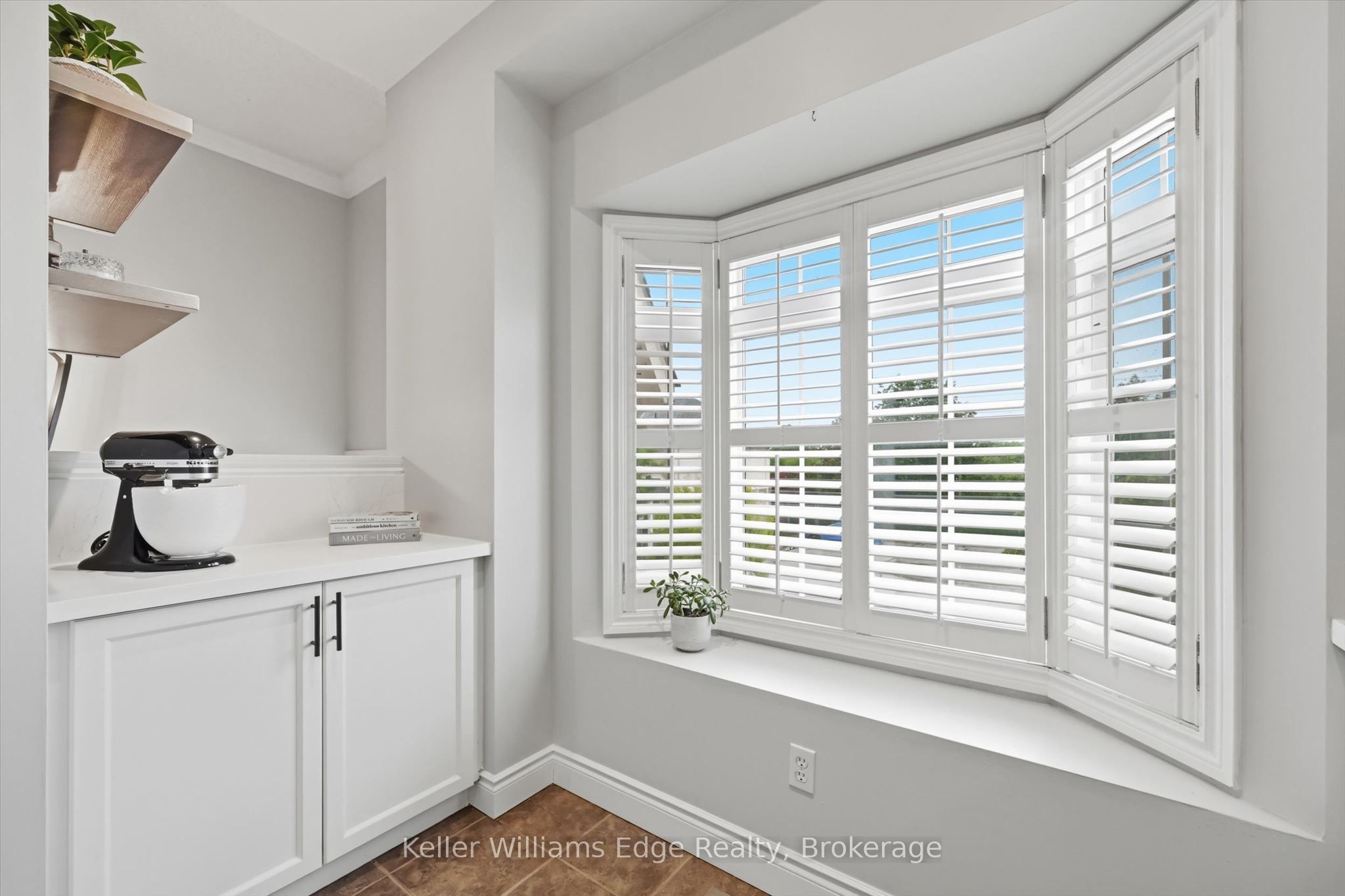 5080 Fairview Street 29 Property Photo 6