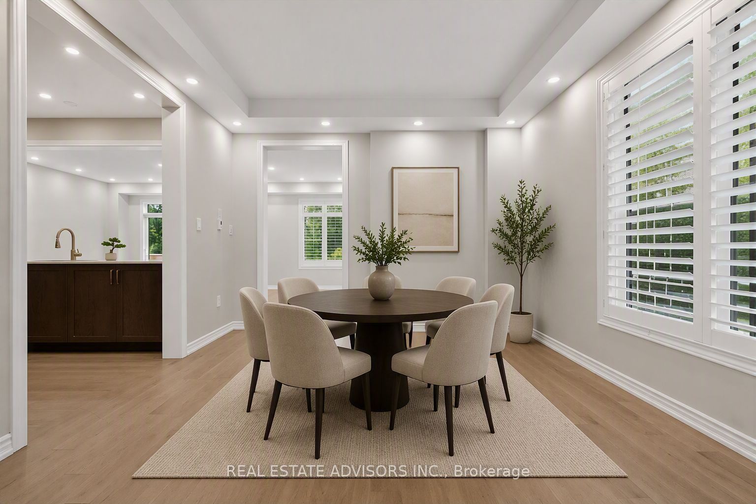 574 Queen Mary Drive Property Photo 3