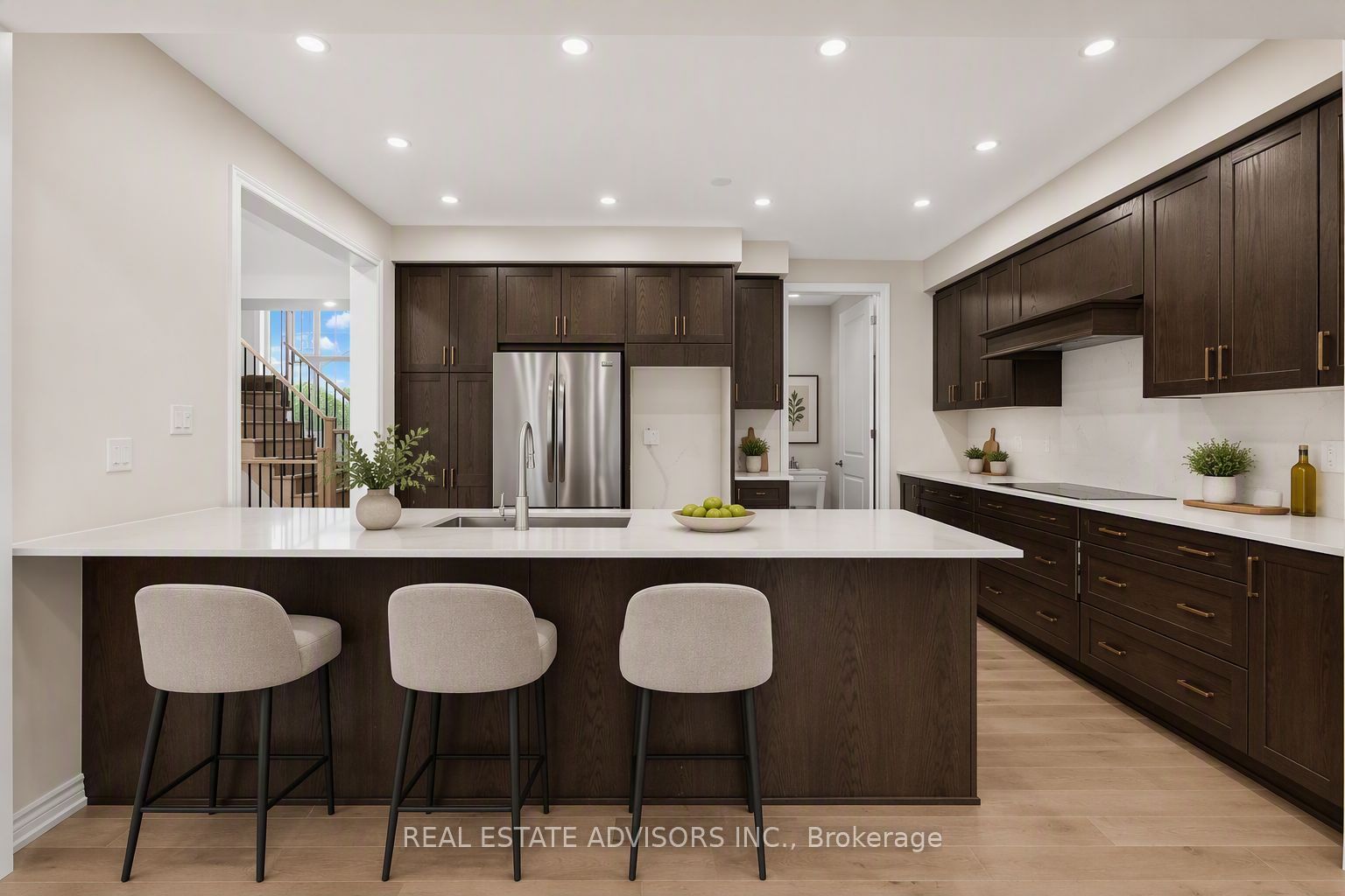 574 Queen Mary Drive Property Photo 4
