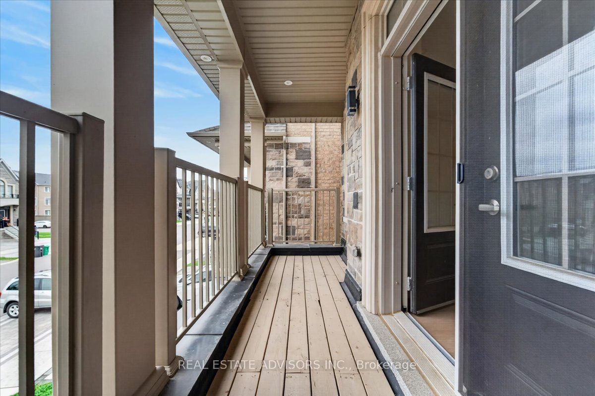 574 Queen Mary Drive Property Photo 14