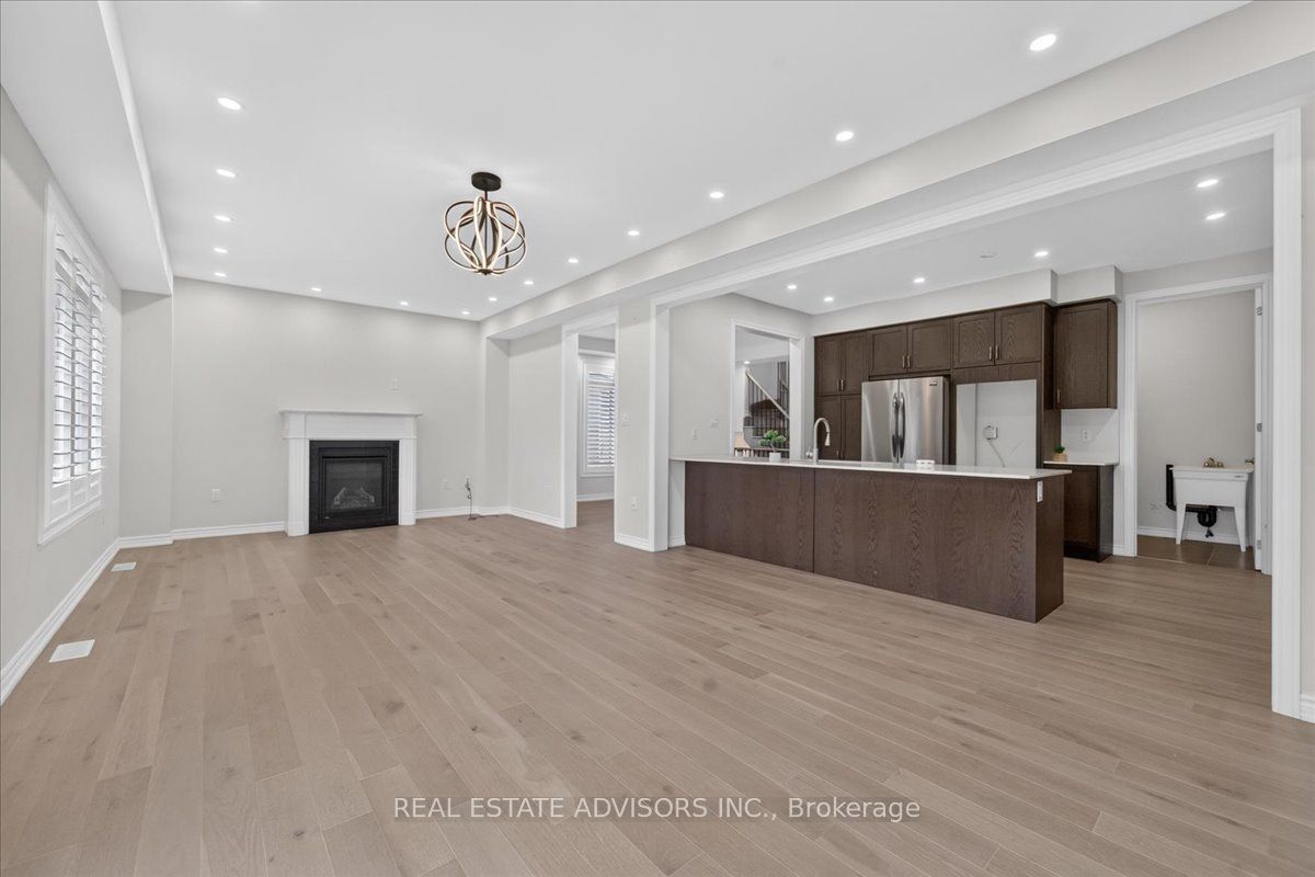574 Queen Mary Drive Property Photo 25