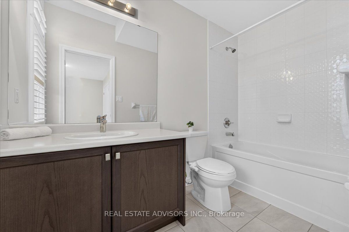 574 Queen Mary Drive Property Photo 40