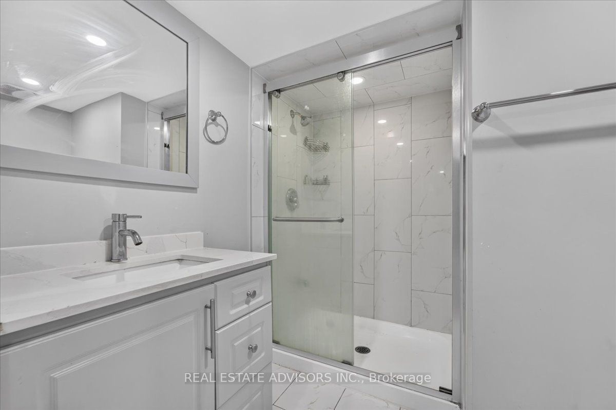 574 Queen Mary Drive Property Photo 47