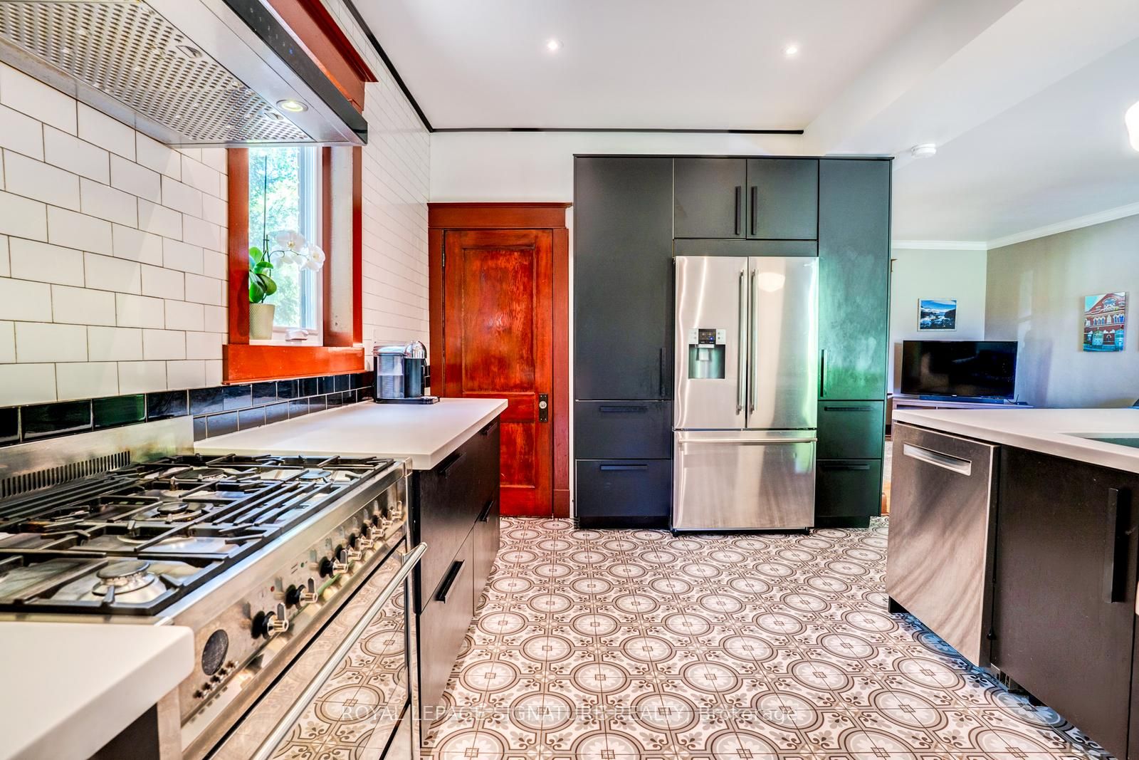 50 Rosedale Avenue W Property Photo 13