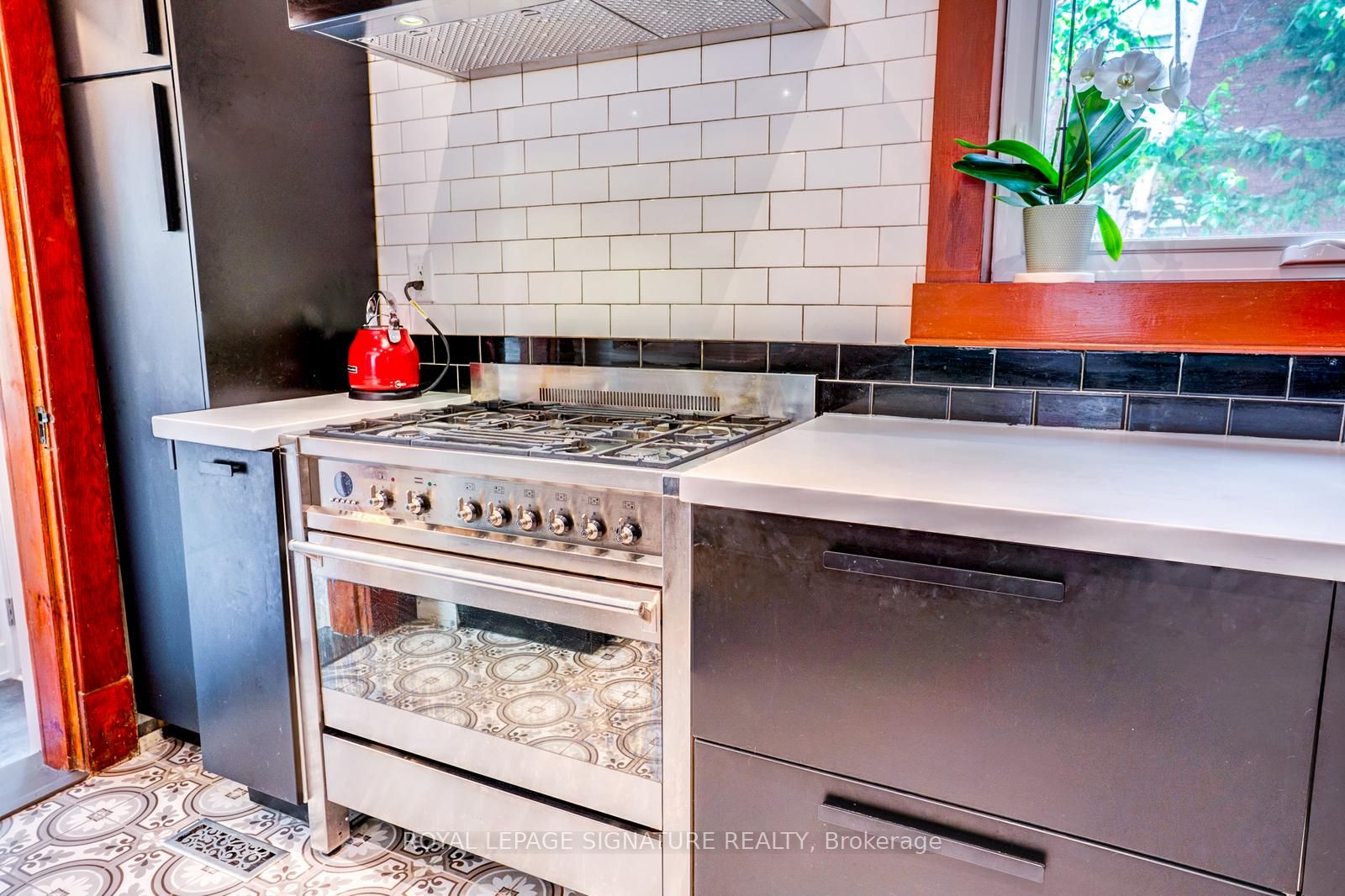 50 Rosedale Avenue W Property Photo 14