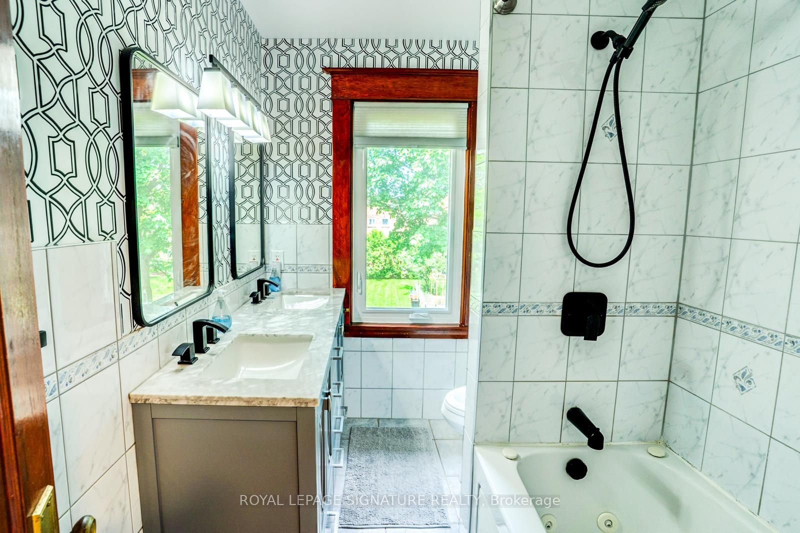 50 Rosedale Avenue W Property Photo 21