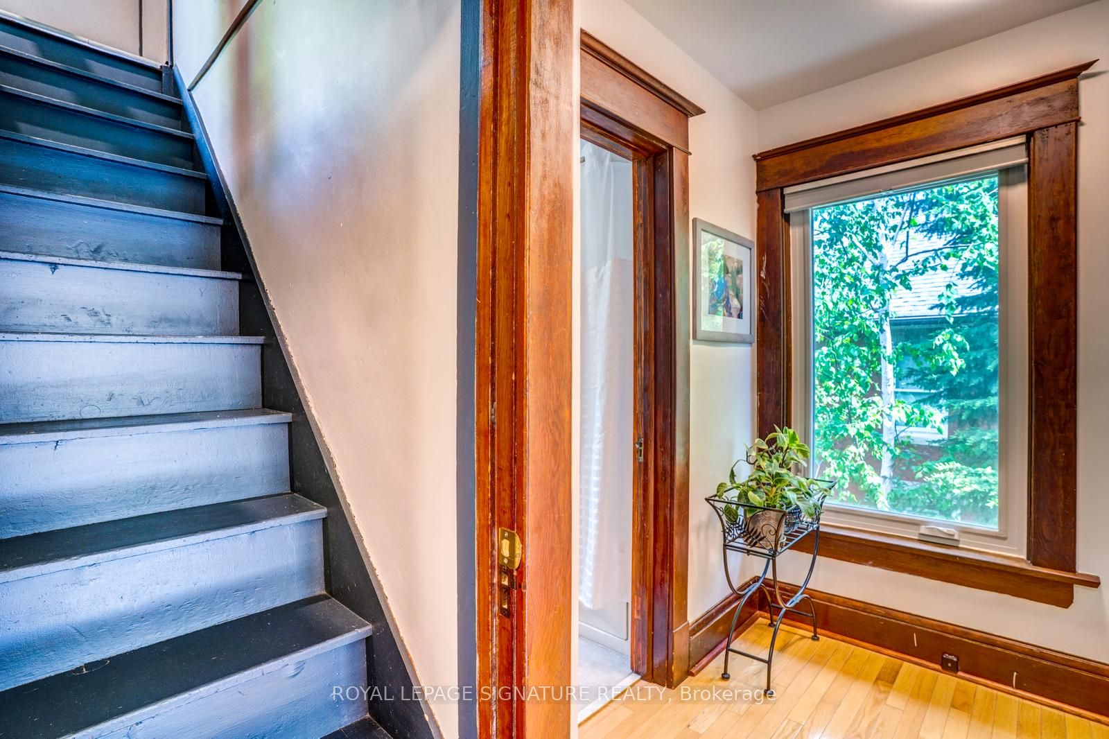50 Rosedale Avenue W Property Photo 22