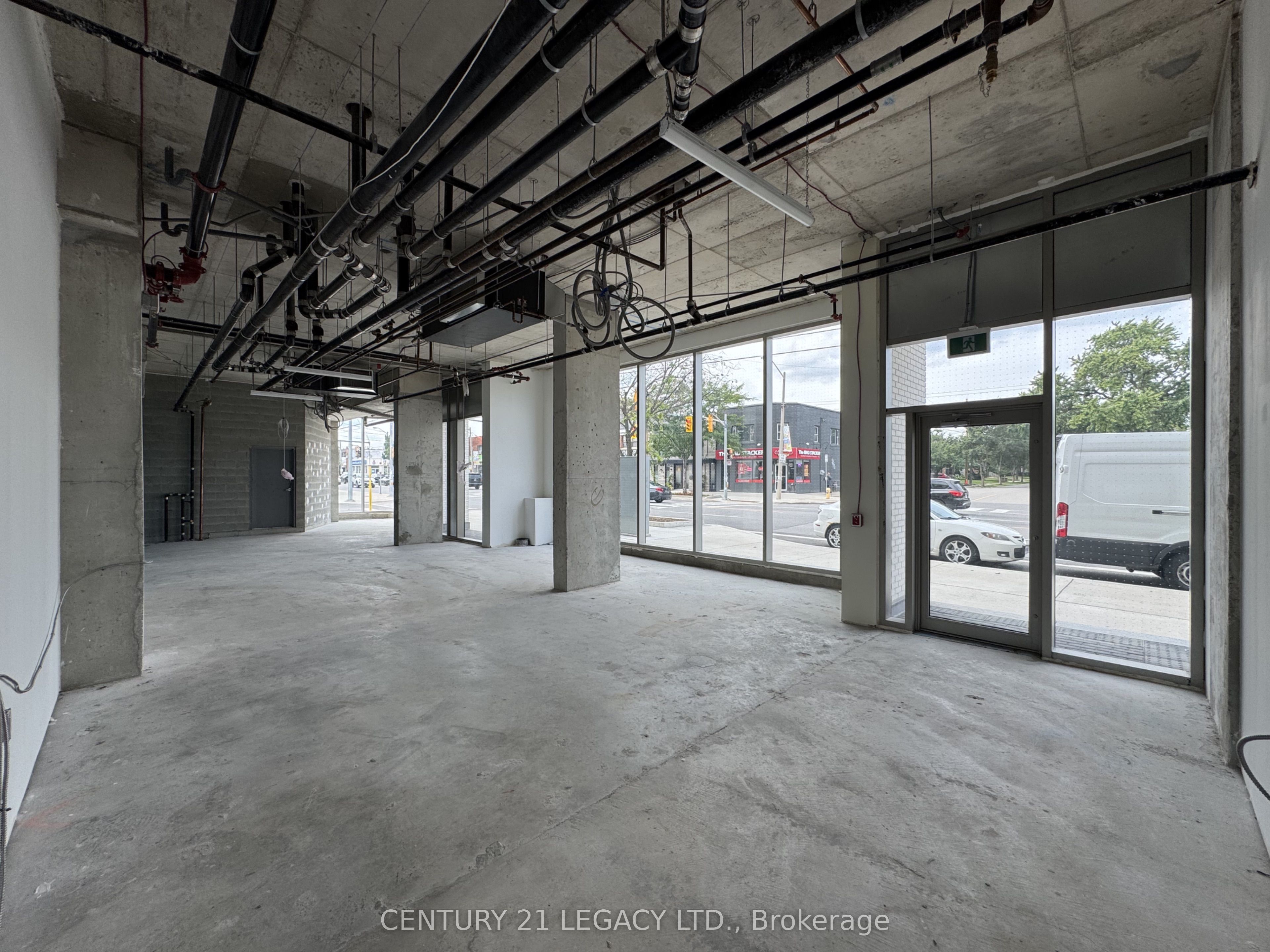 693 The Queensway Property Photo 17