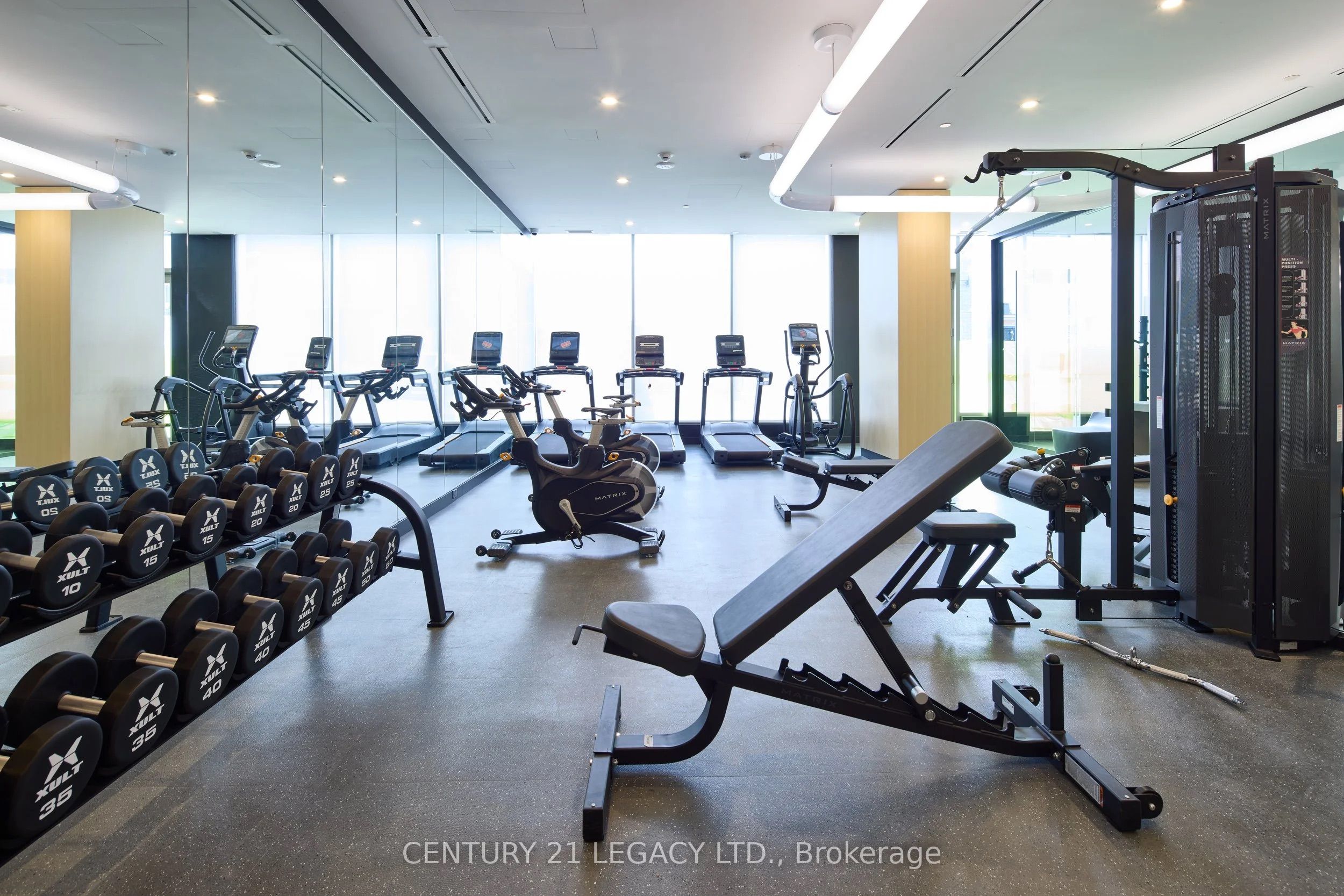 693 The Queensway Property Photo 30