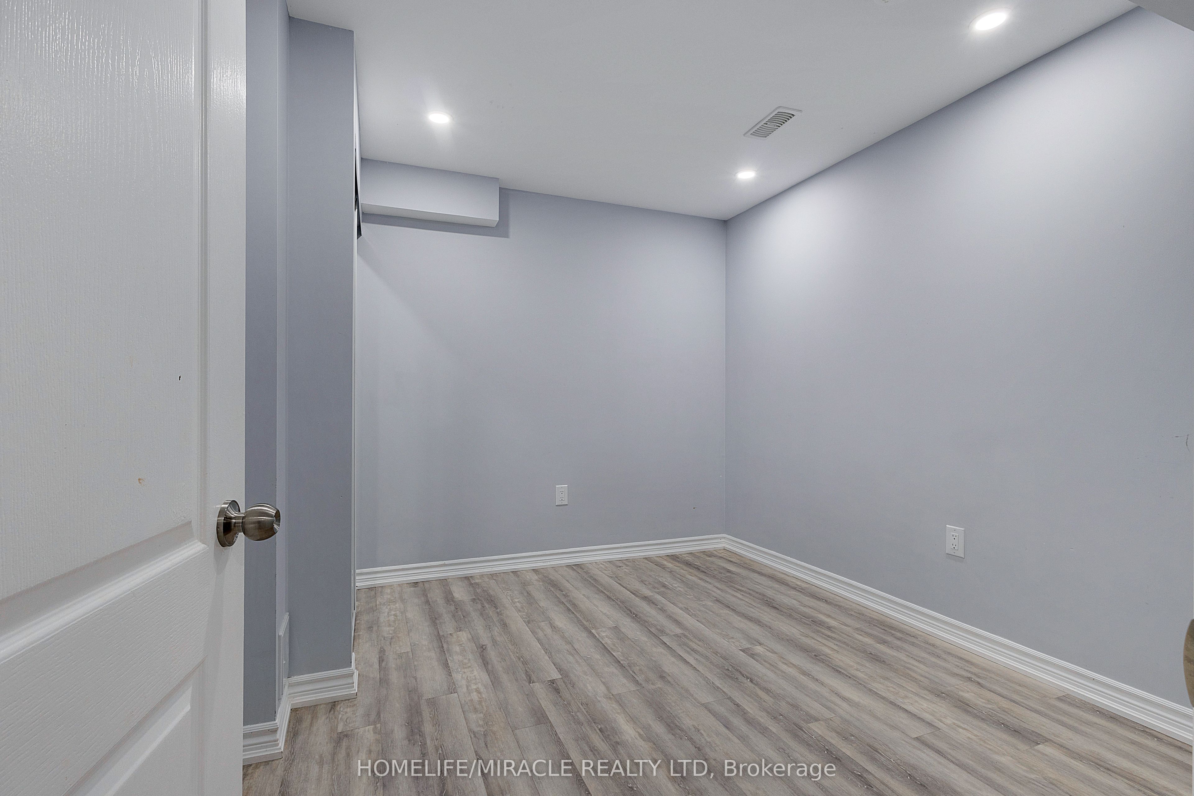 106 Dolobram Trail Bsmt Property Photo 8