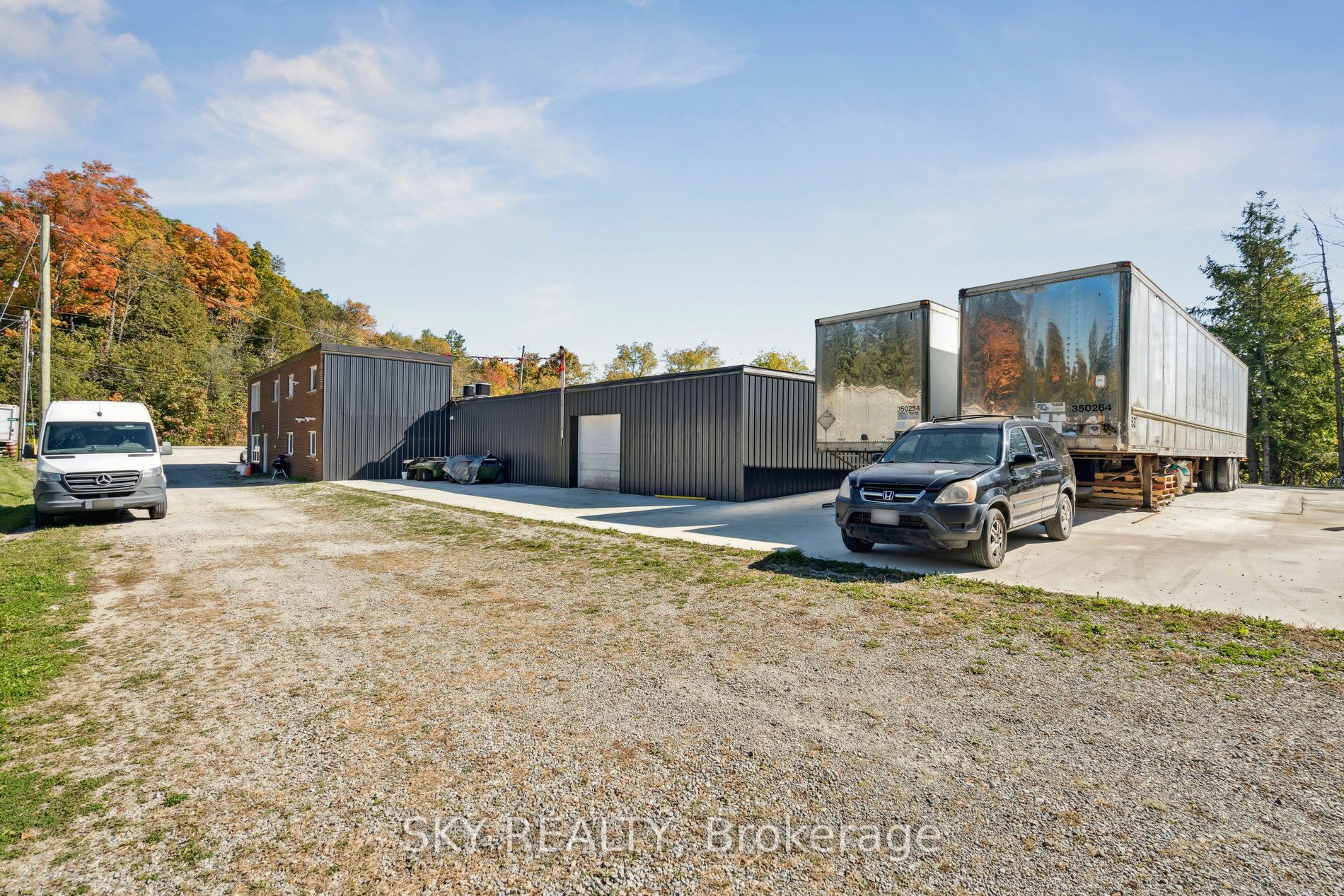 12475 5th Line Property Photo 2