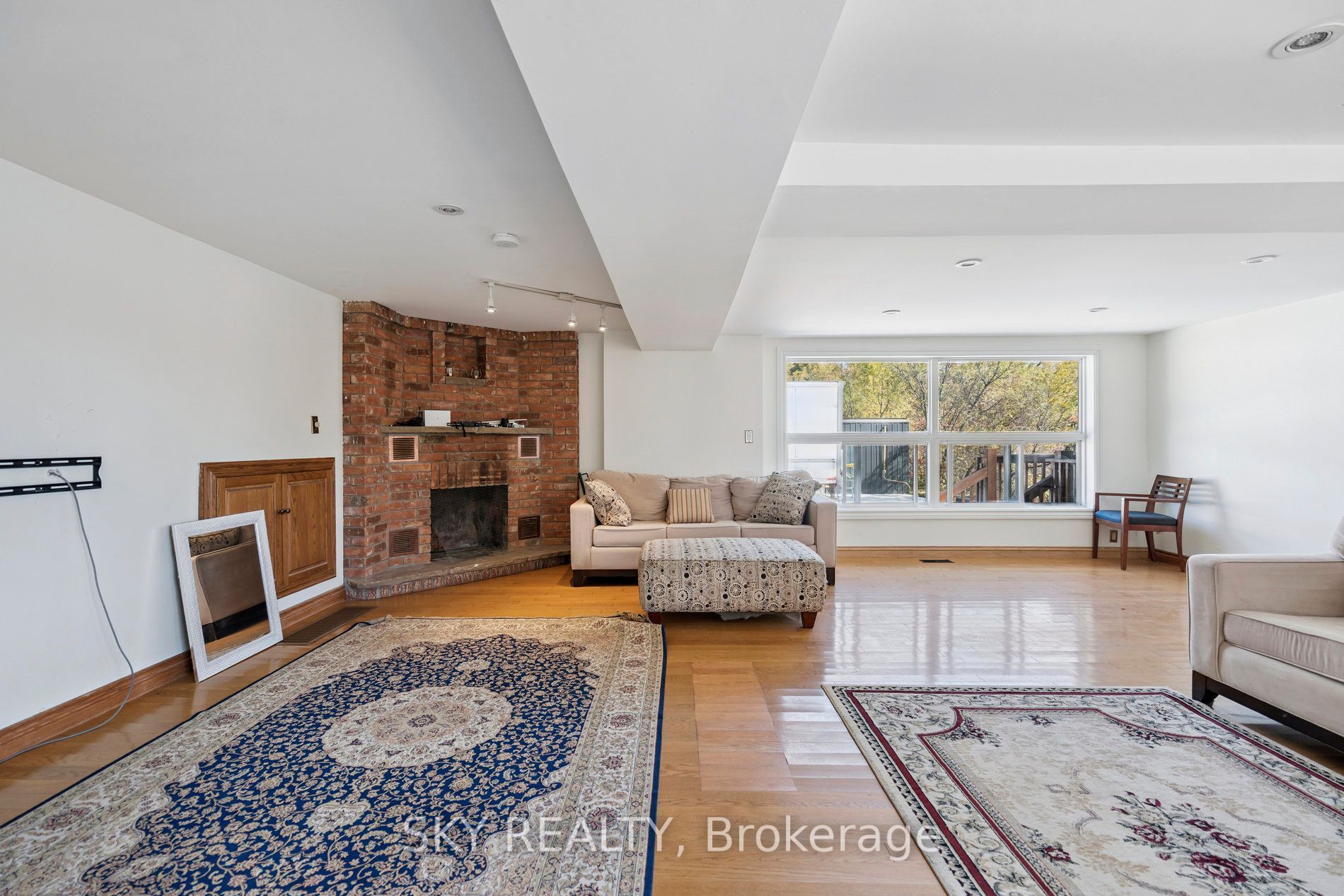 12475 5th Line Property Photo 8