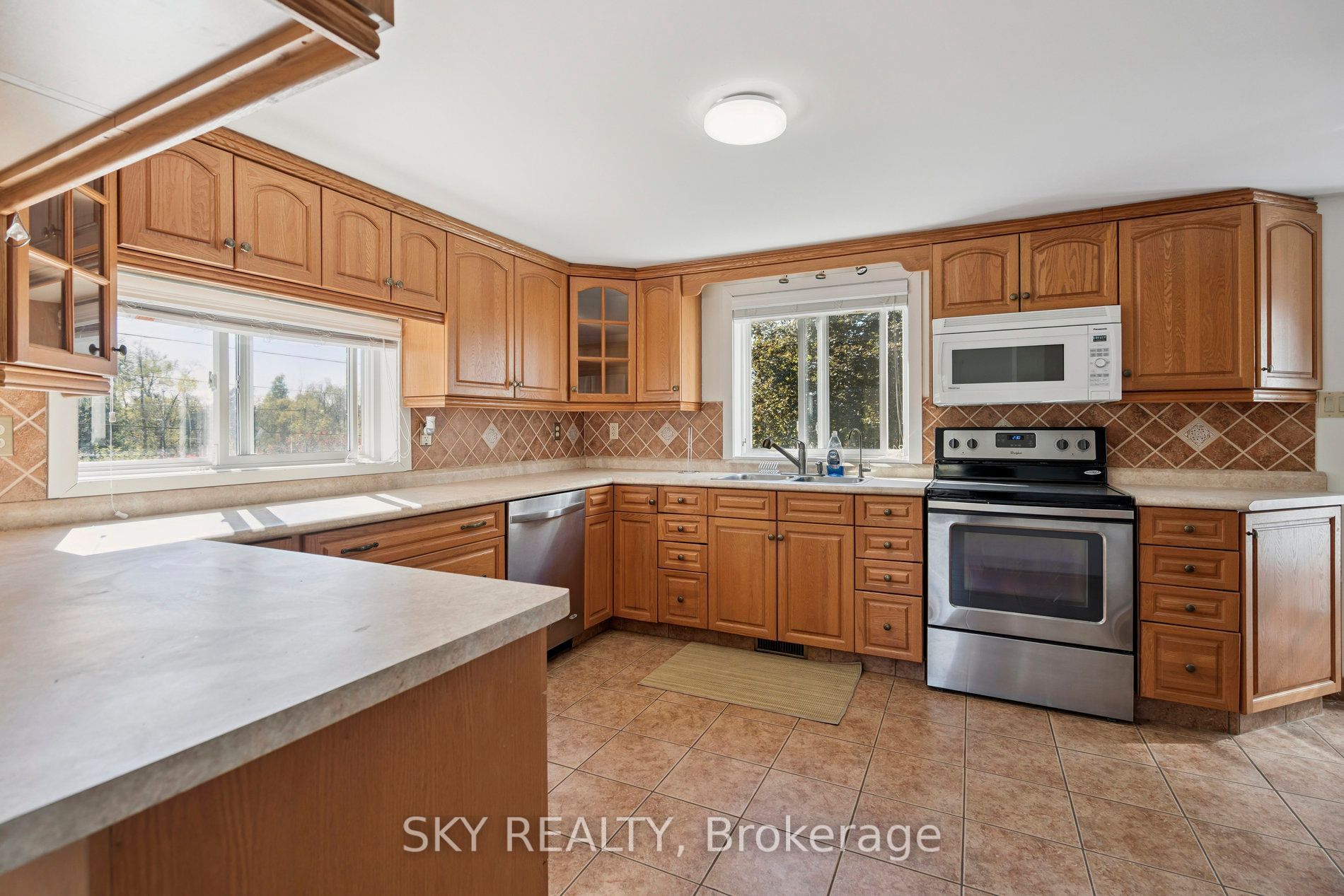 12475 5th Line Property Photo 10