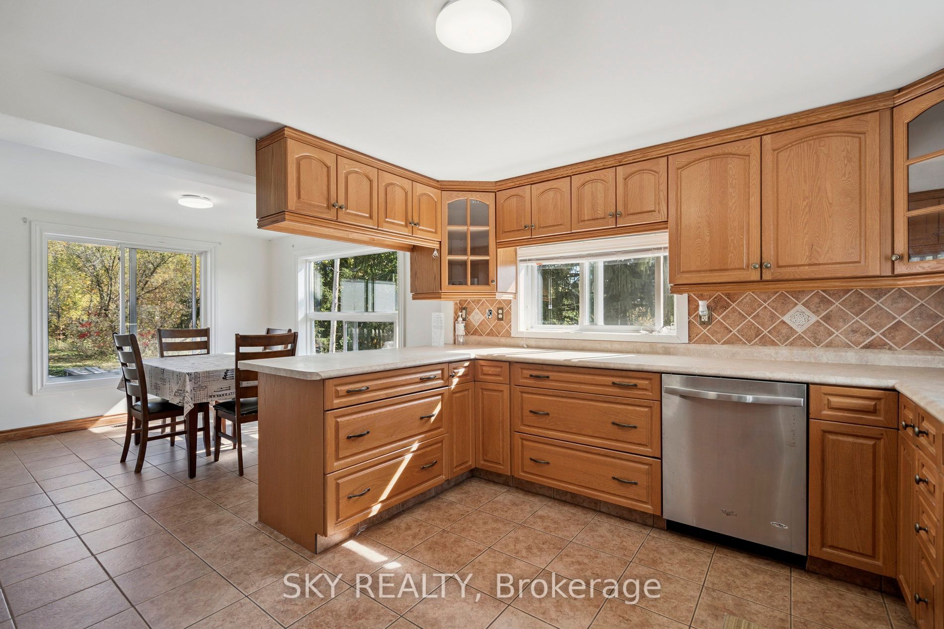 12475 5th Line Property Photo 11