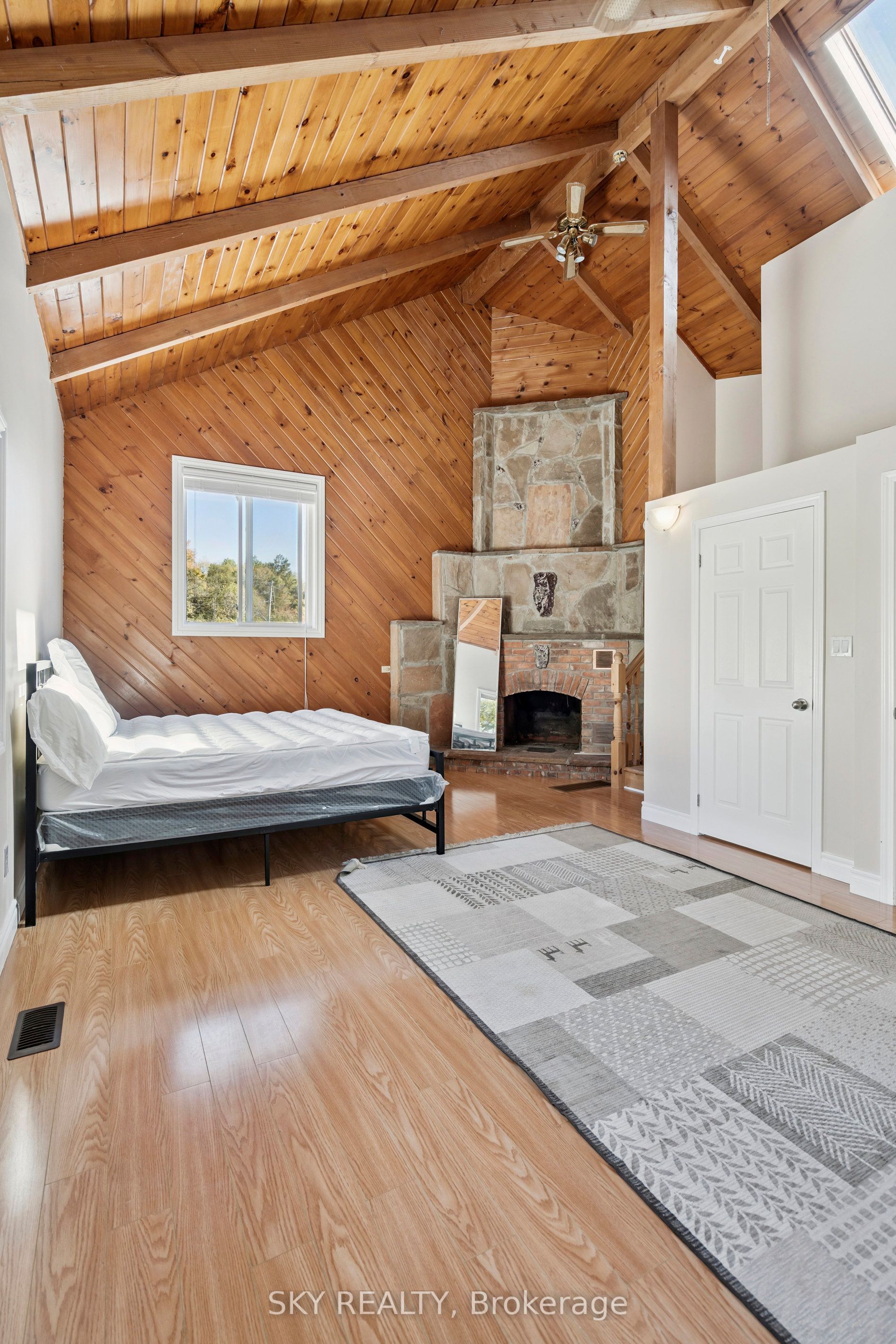 12475 5th Line Property Photo 15