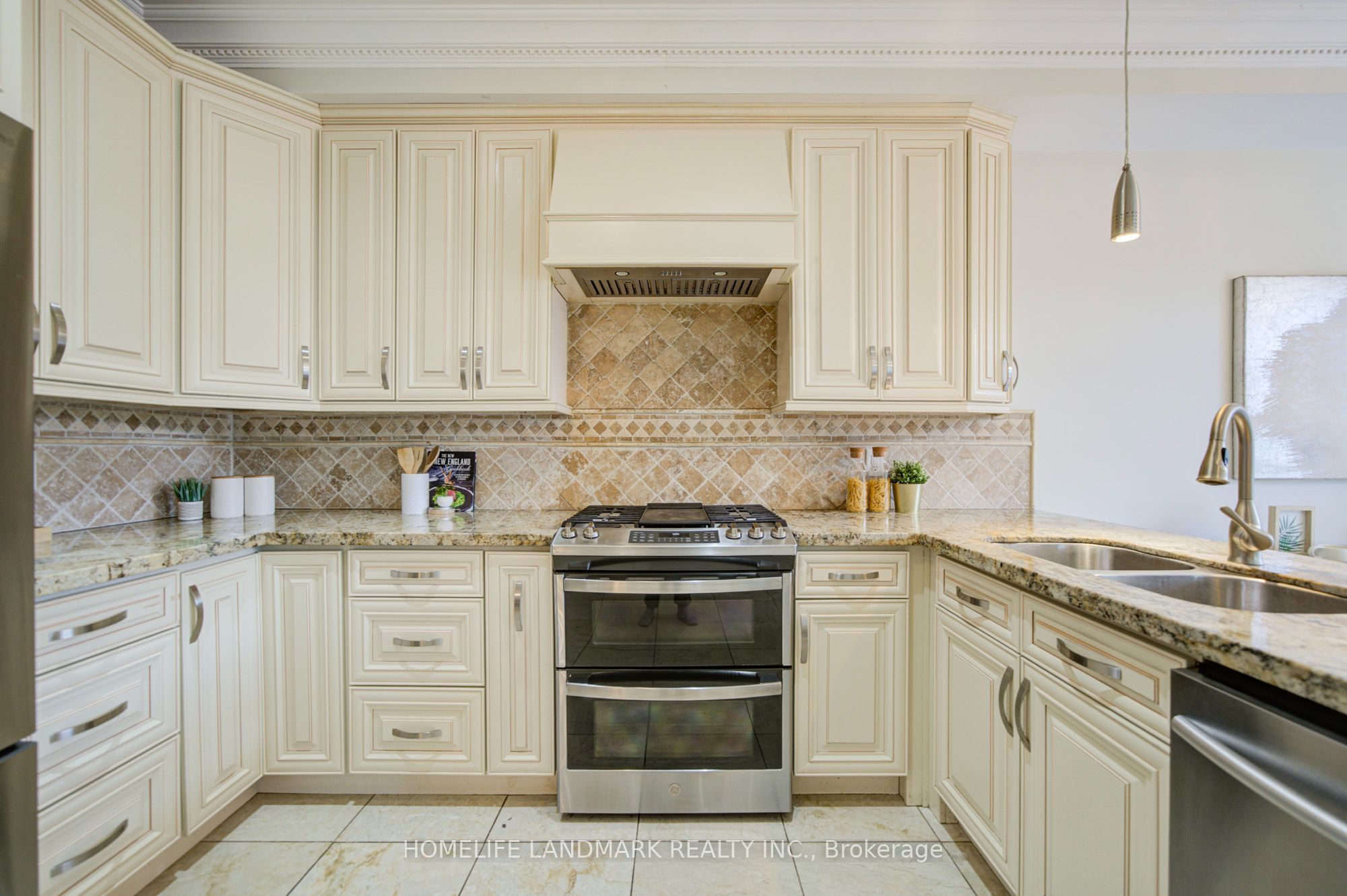 4478 Centretown Way Property Photo 11