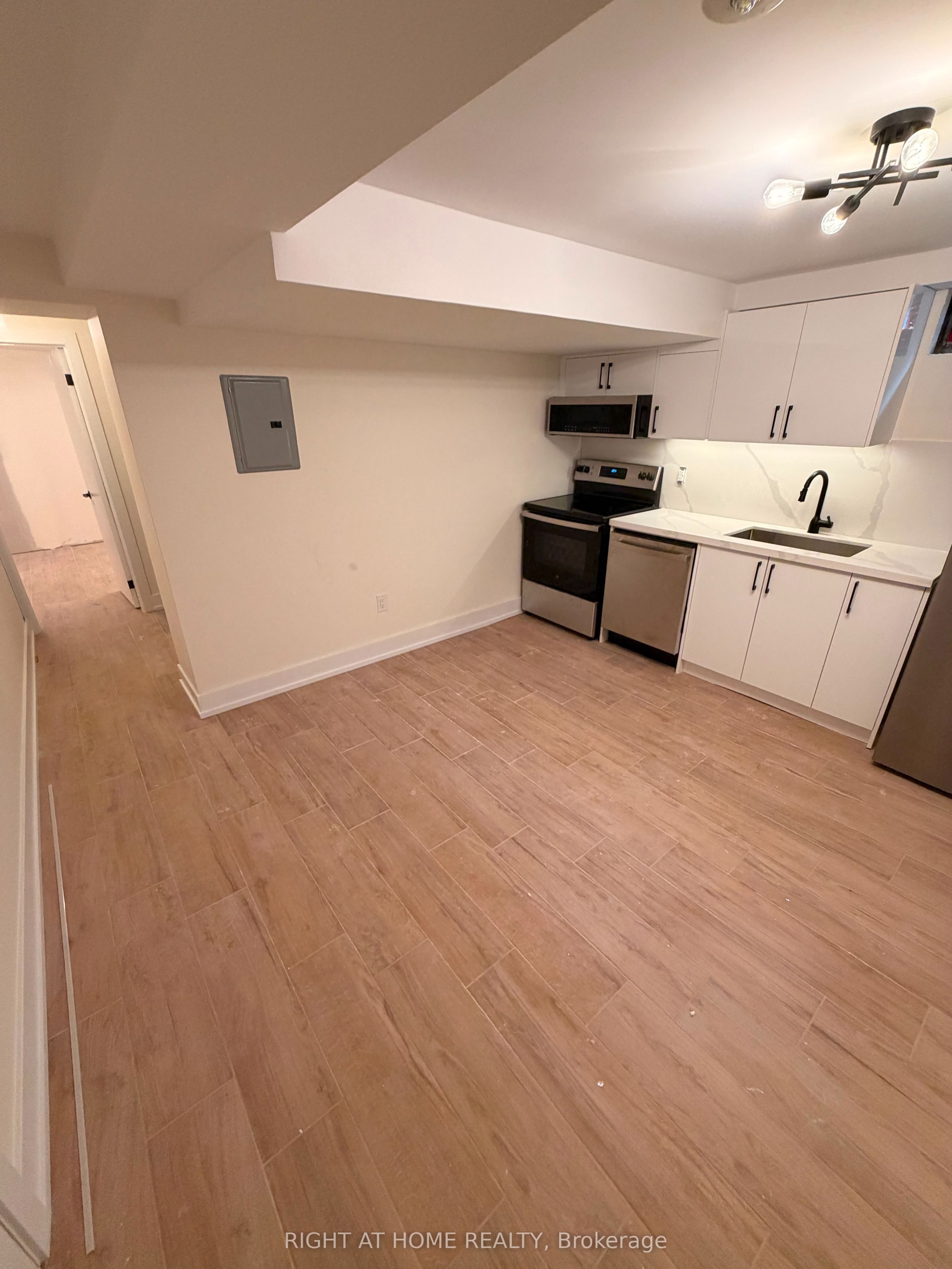 3384 Lake Shore Boulevard W B Property Photo 1